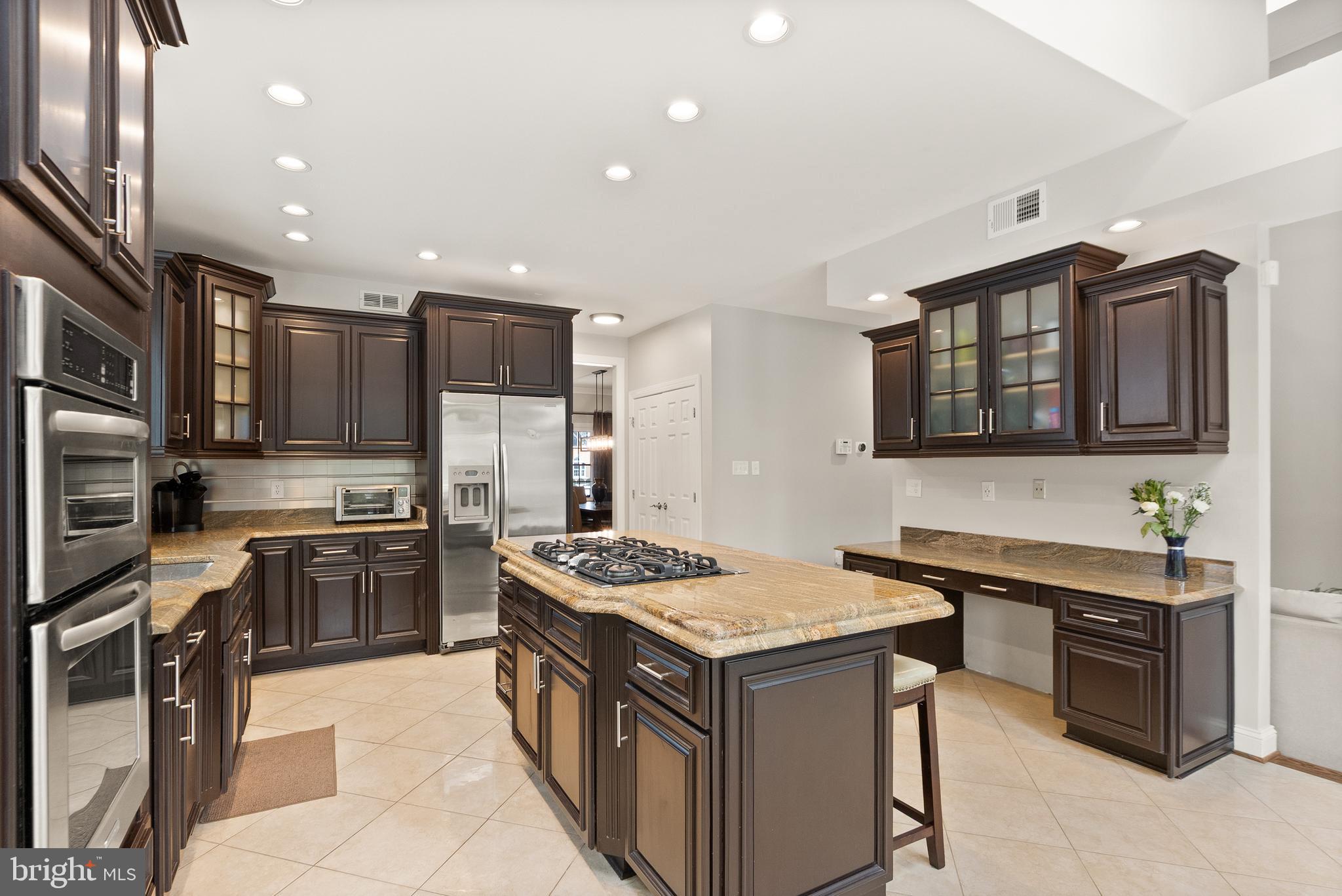 RESTON - Residential