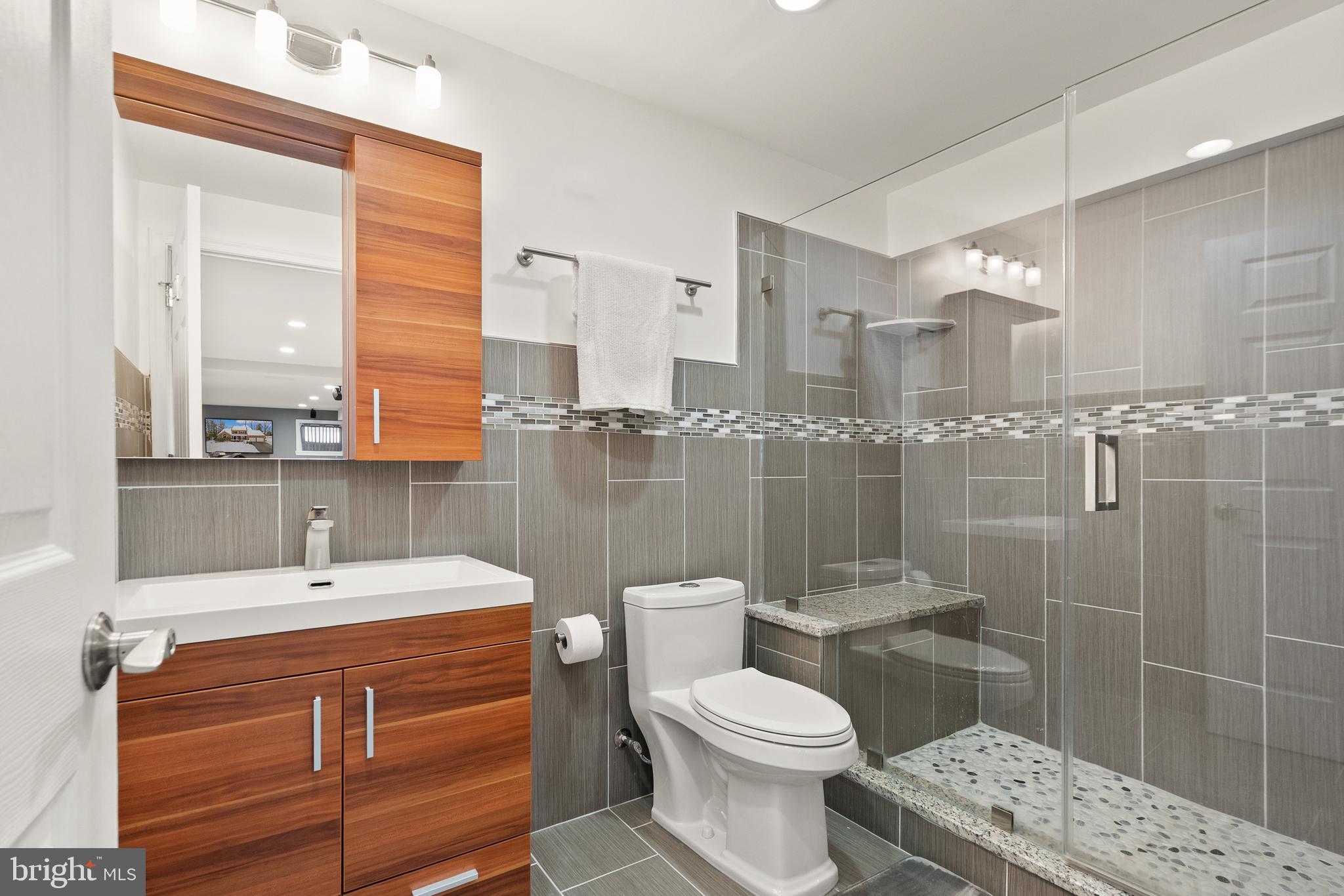 RESTON - Residential