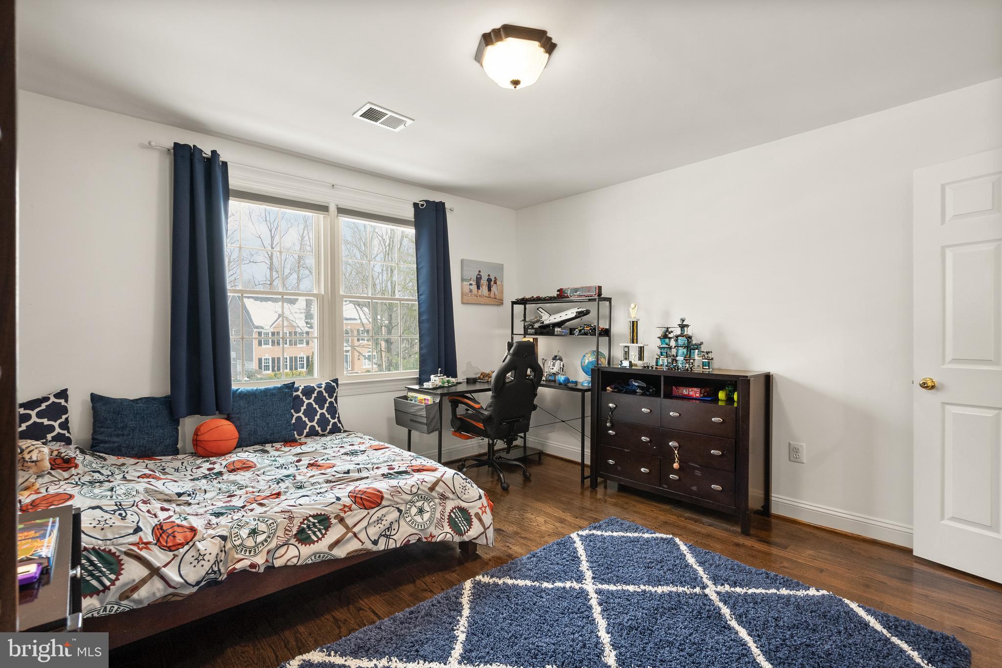 RESTON - Residential