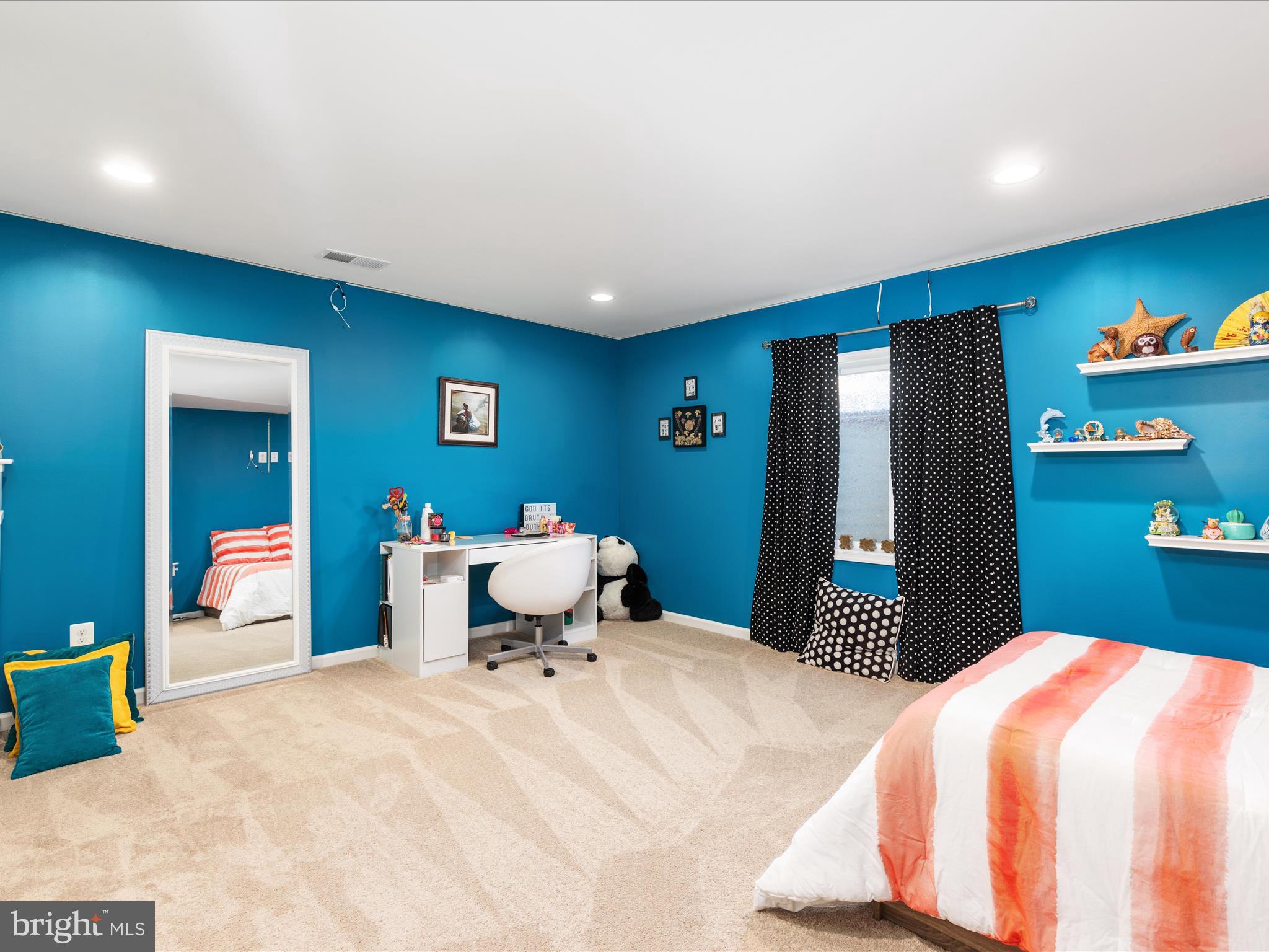 MEADOW BROOK FARM - Residential