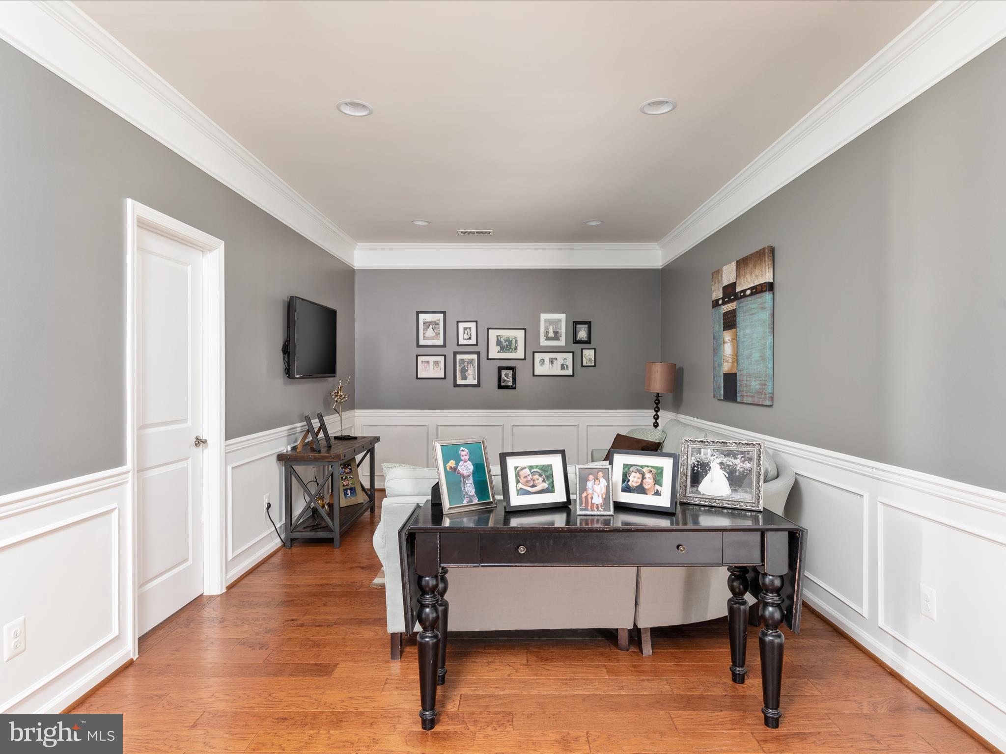 MEADOW BROOK FARM - Residential