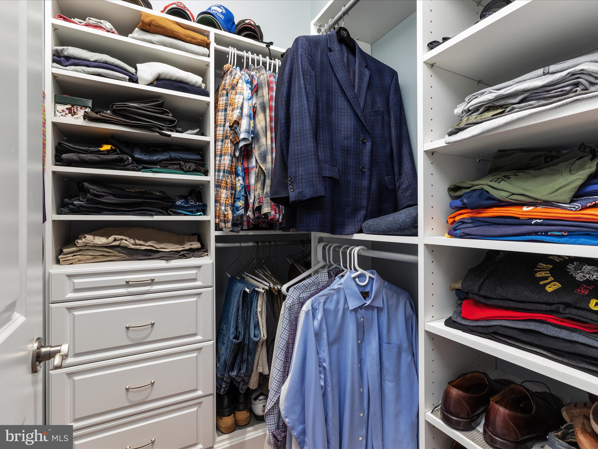 MEADOW BROOK FARM - Residential