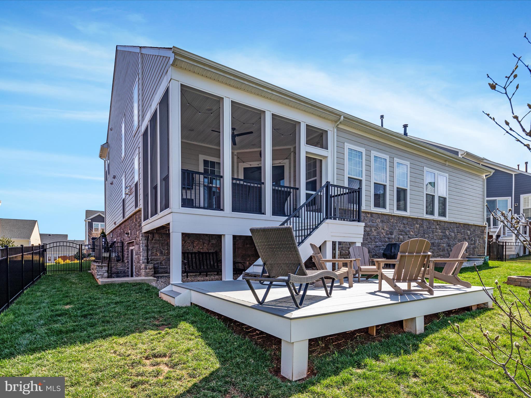 MEADOW BROOK FARM - Residential