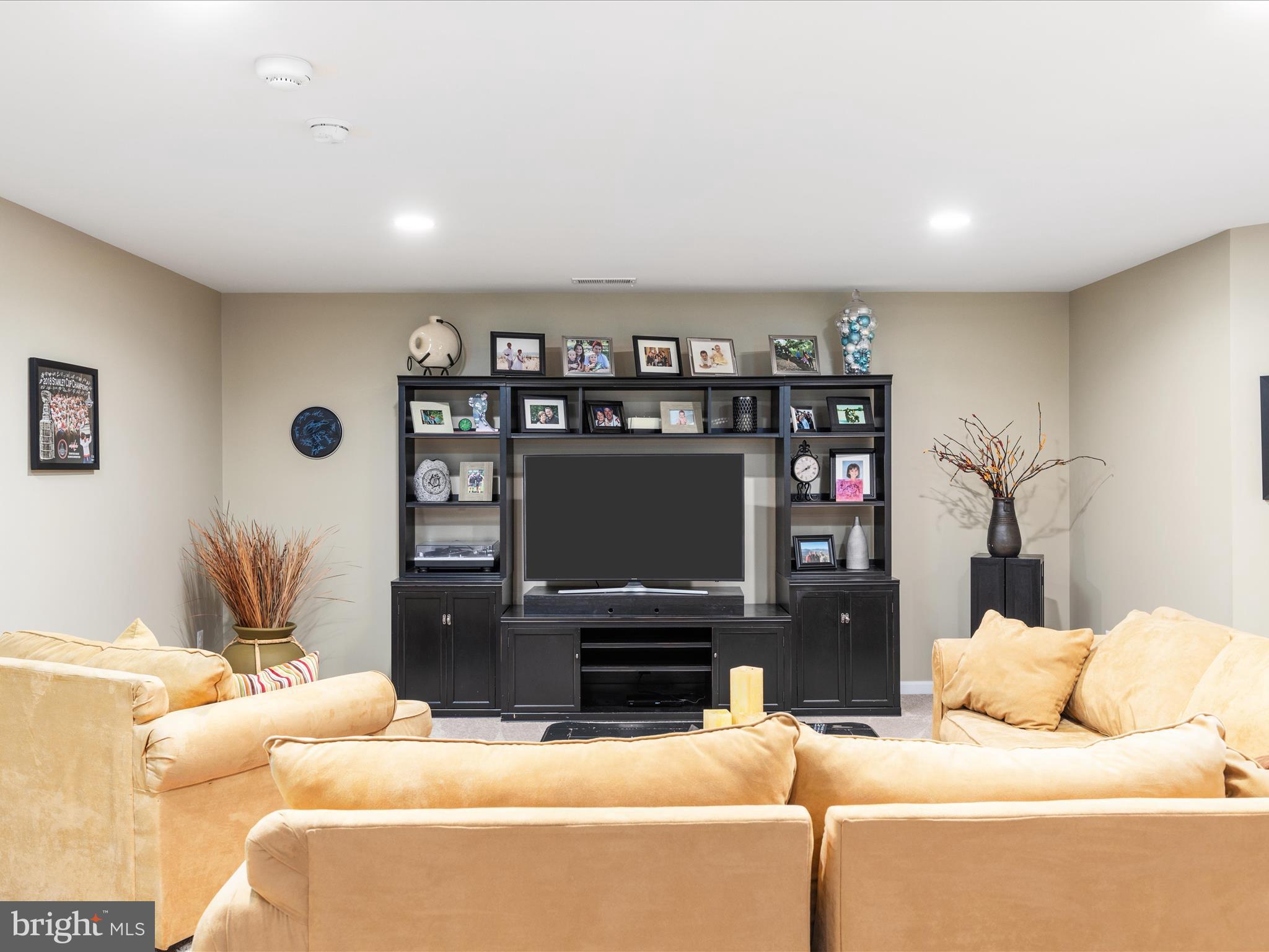 MEADOW BROOK FARM - Residential