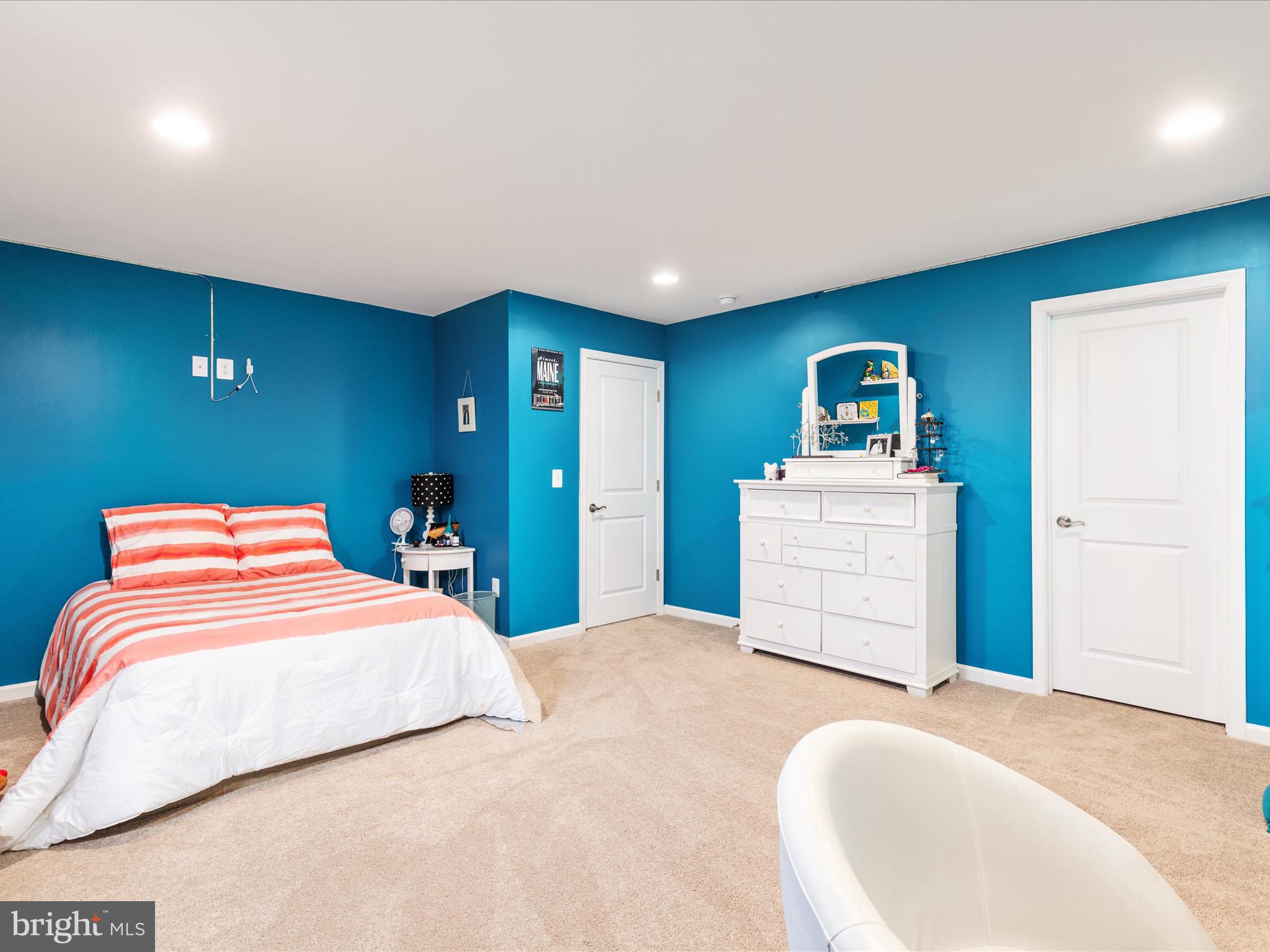 MEADOW BROOK FARM - Residential