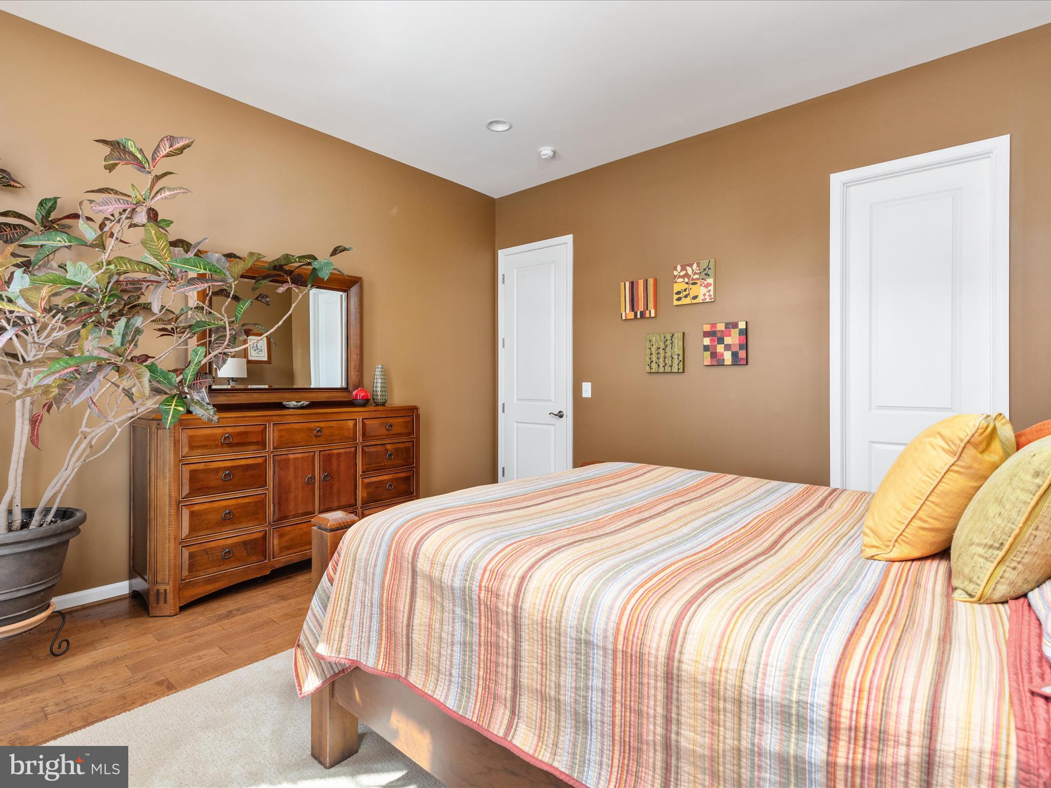 MEADOW BROOK FARM - Residential