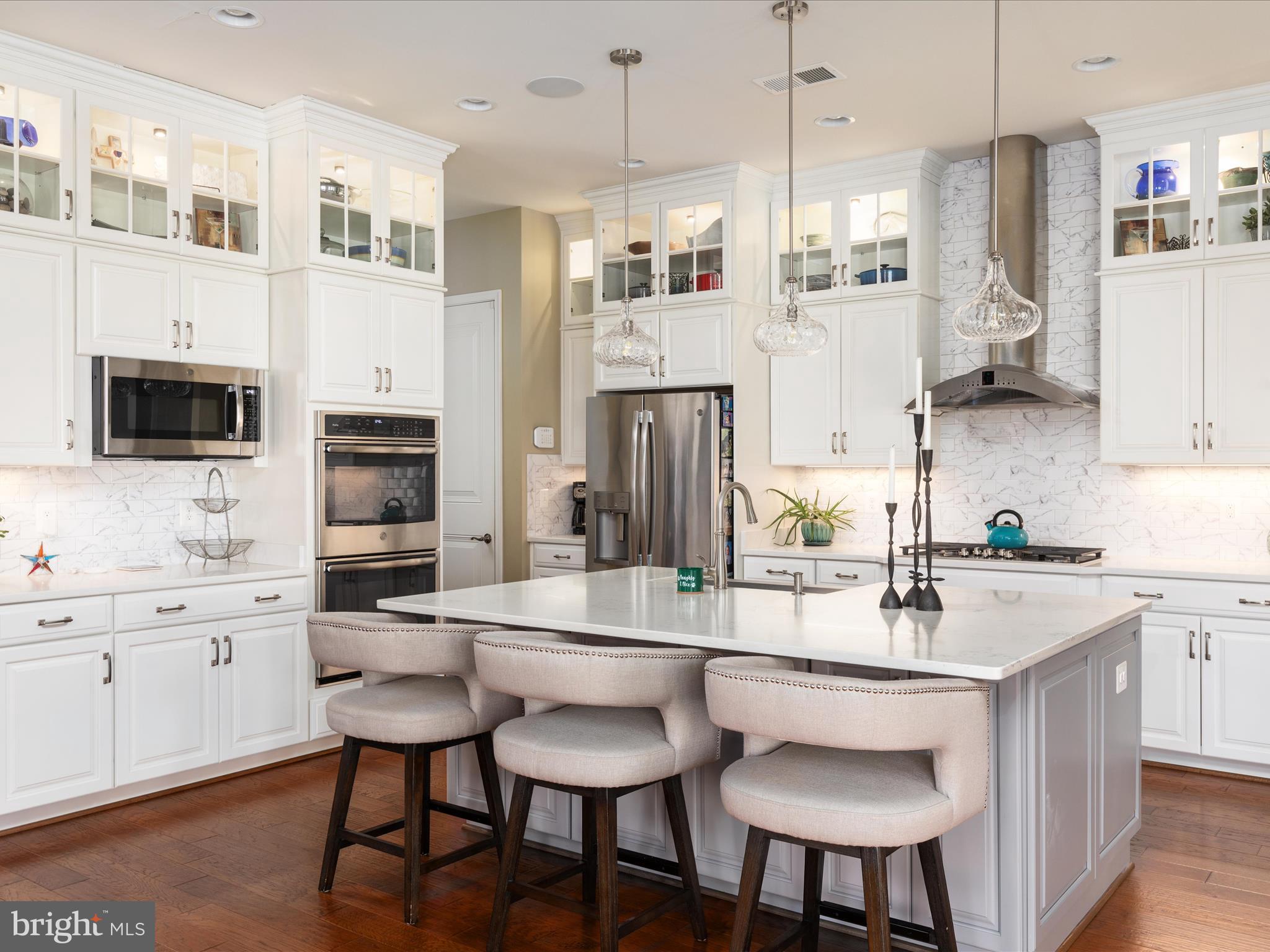 MEADOW BROOK FARM - Residential