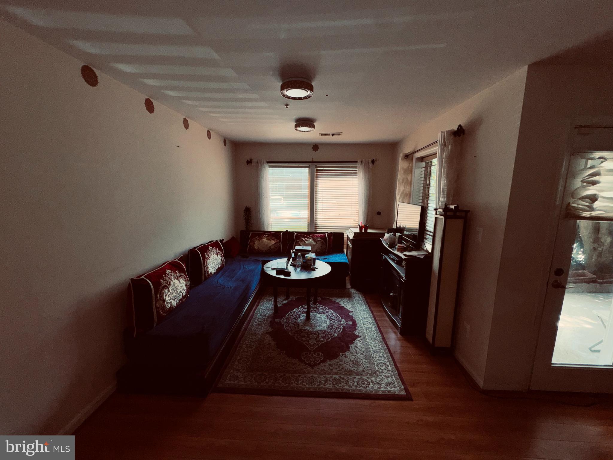 FOUR WINDS AT OAKTON - Residential