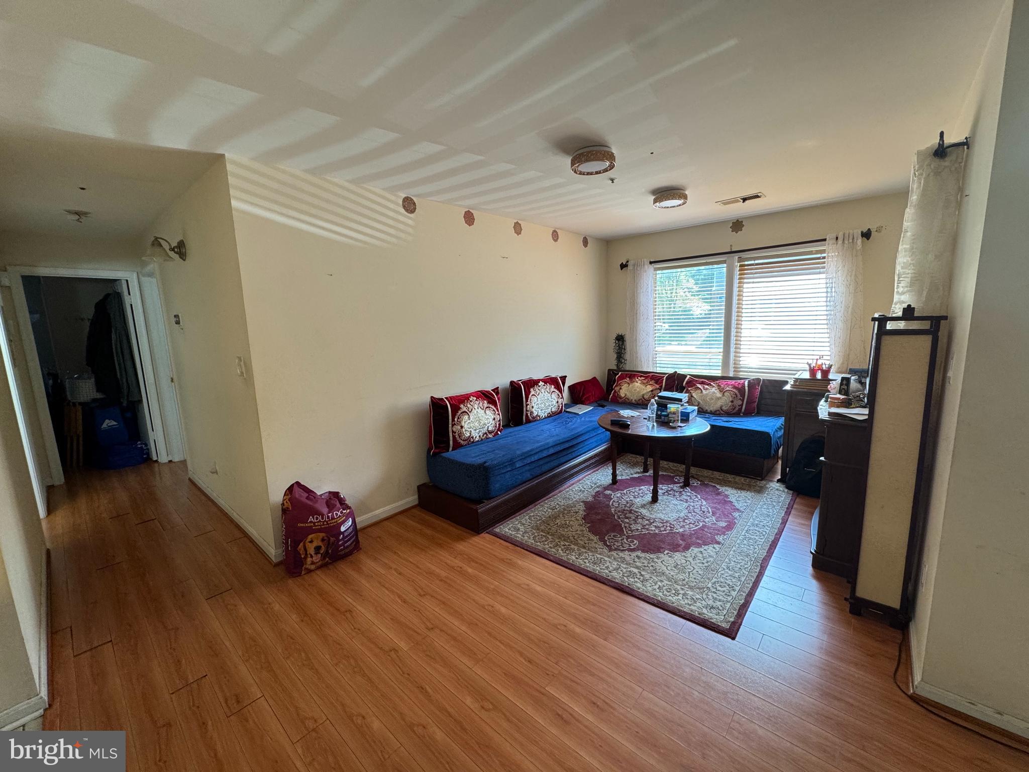 FOUR WINDS AT OAKTON - Residential