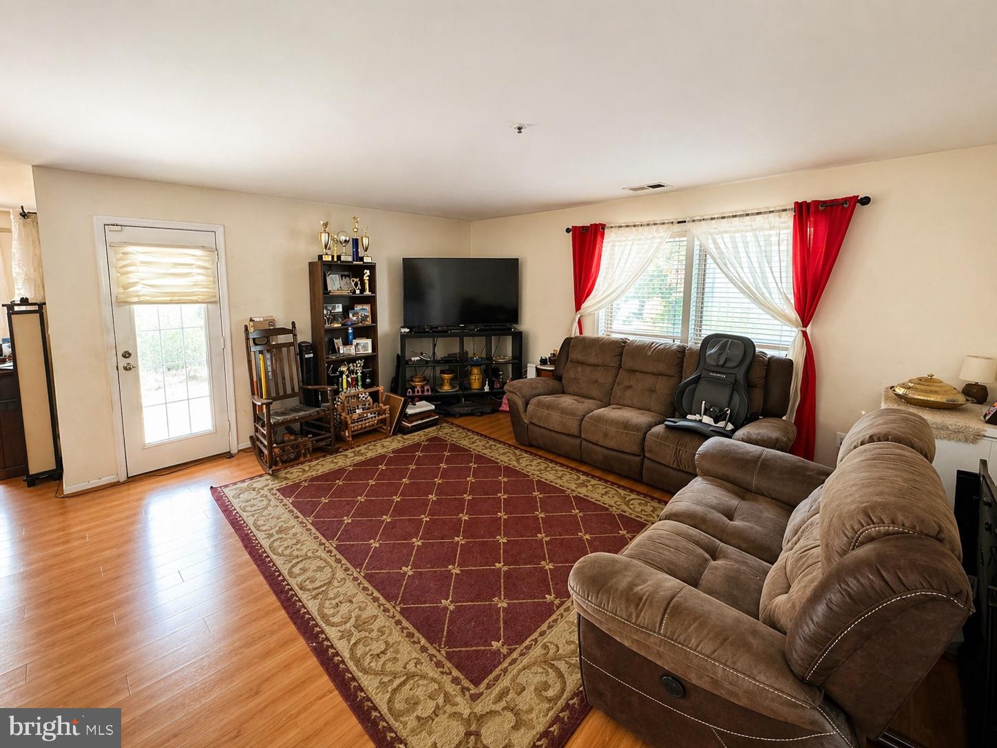 FOUR WINDS AT OAKTON - Residential