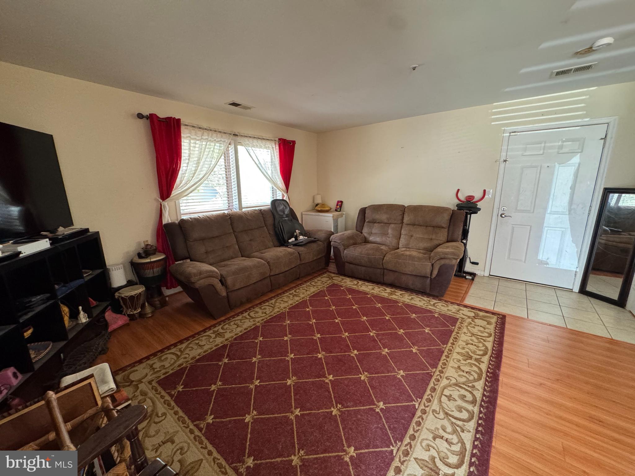 FOUR WINDS AT OAKTON - Residential