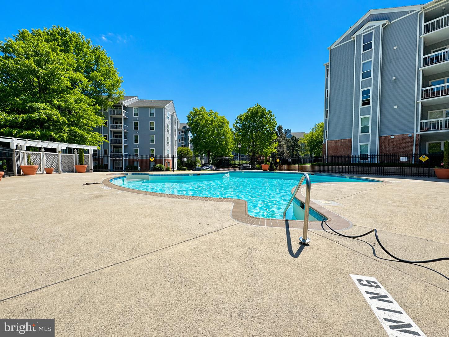 FOUR WINDS AT OAKTON - Residential