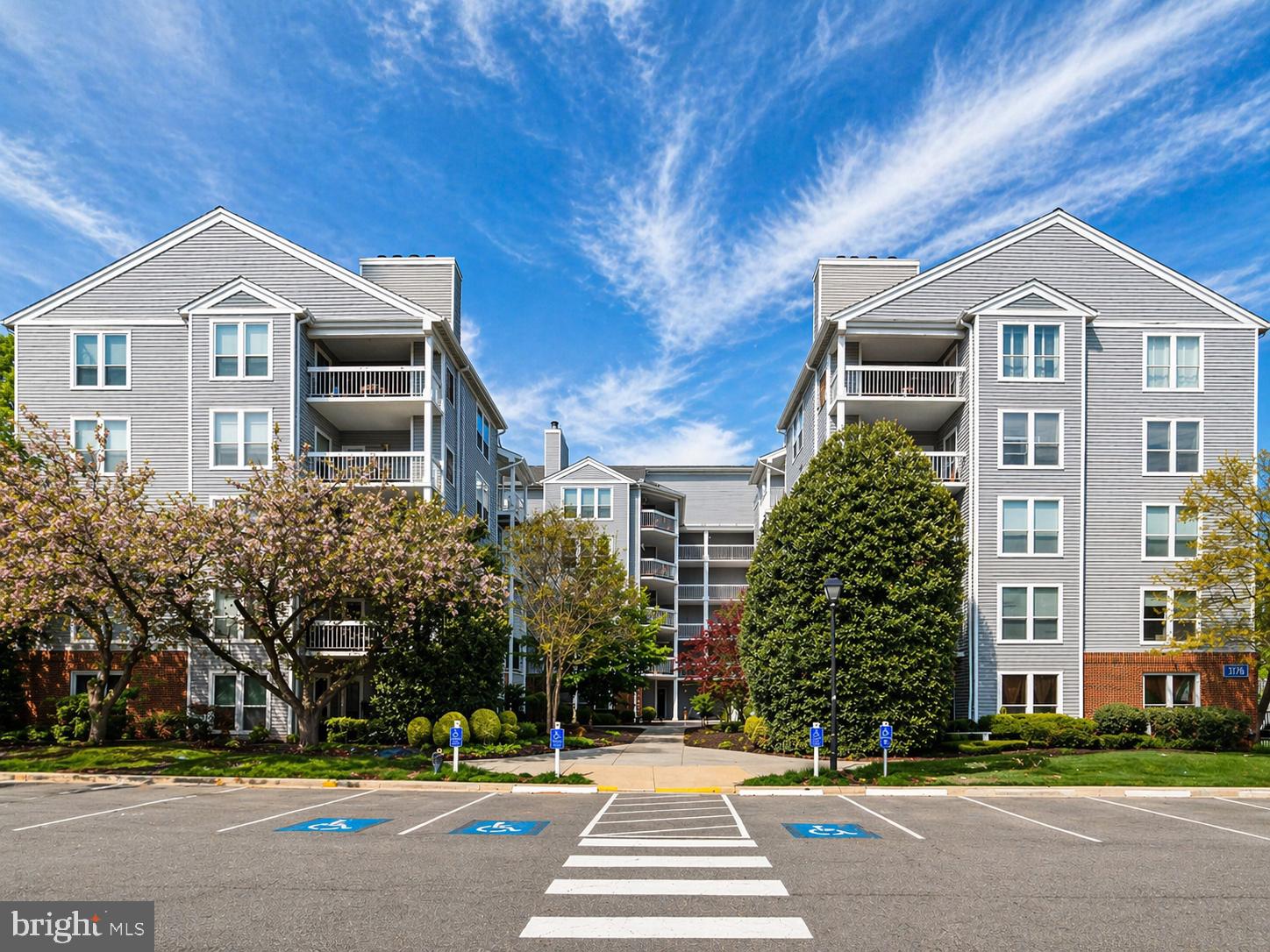 FOUR WINDS AT OAKTON - Residential