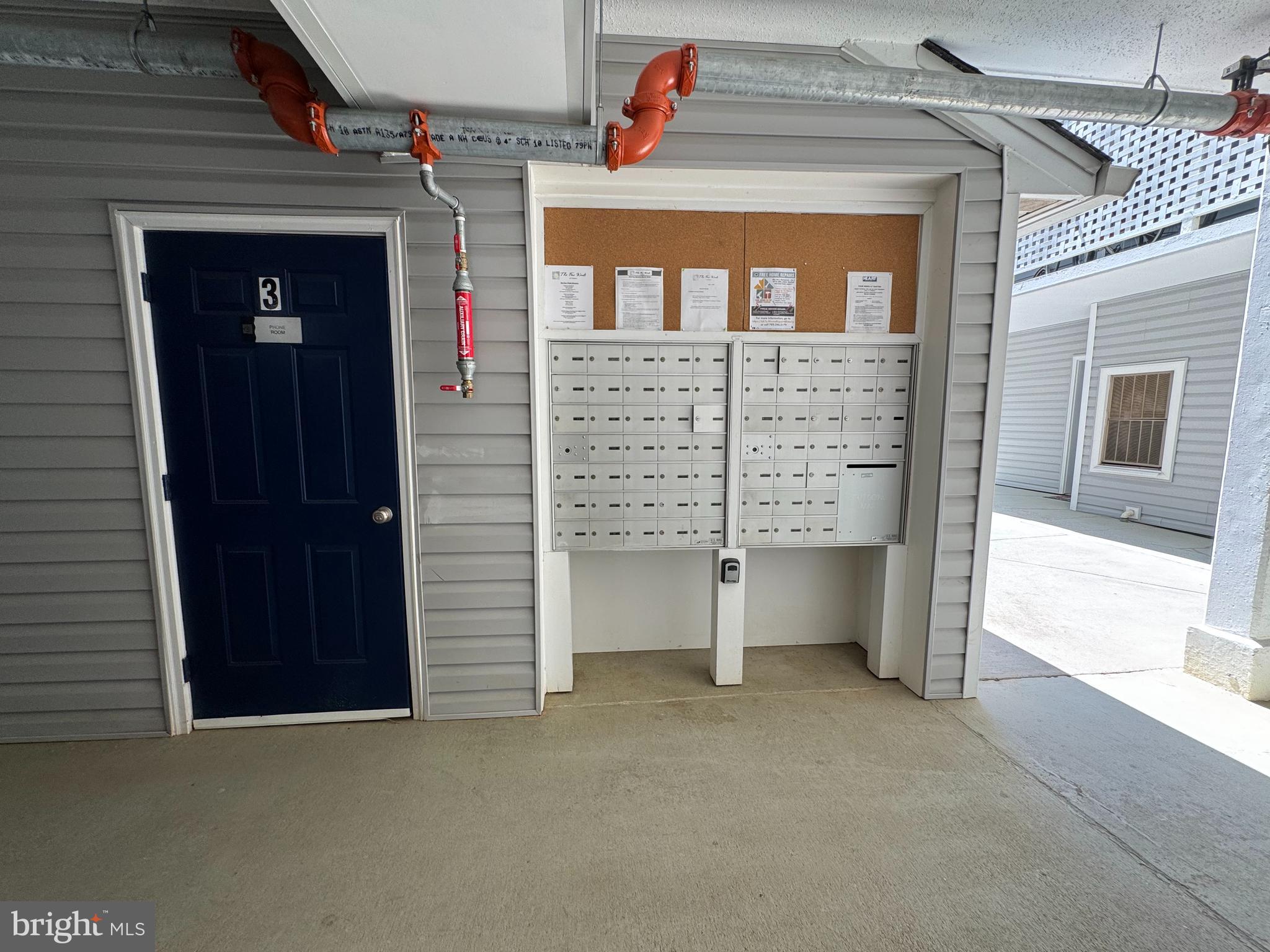 FOUR WINDS AT OAKTON - Residential