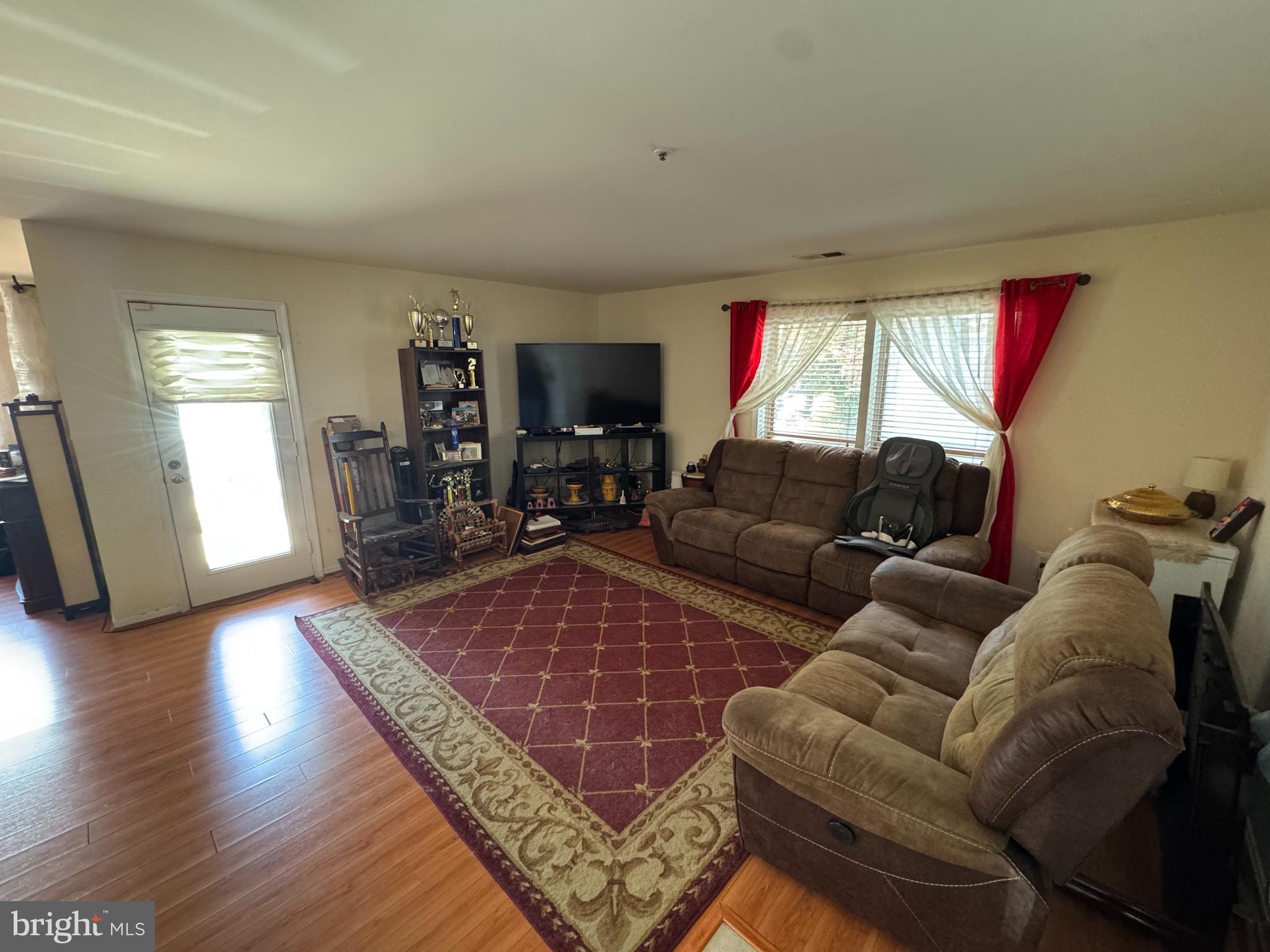 FOUR WINDS AT OAKTON - Residential