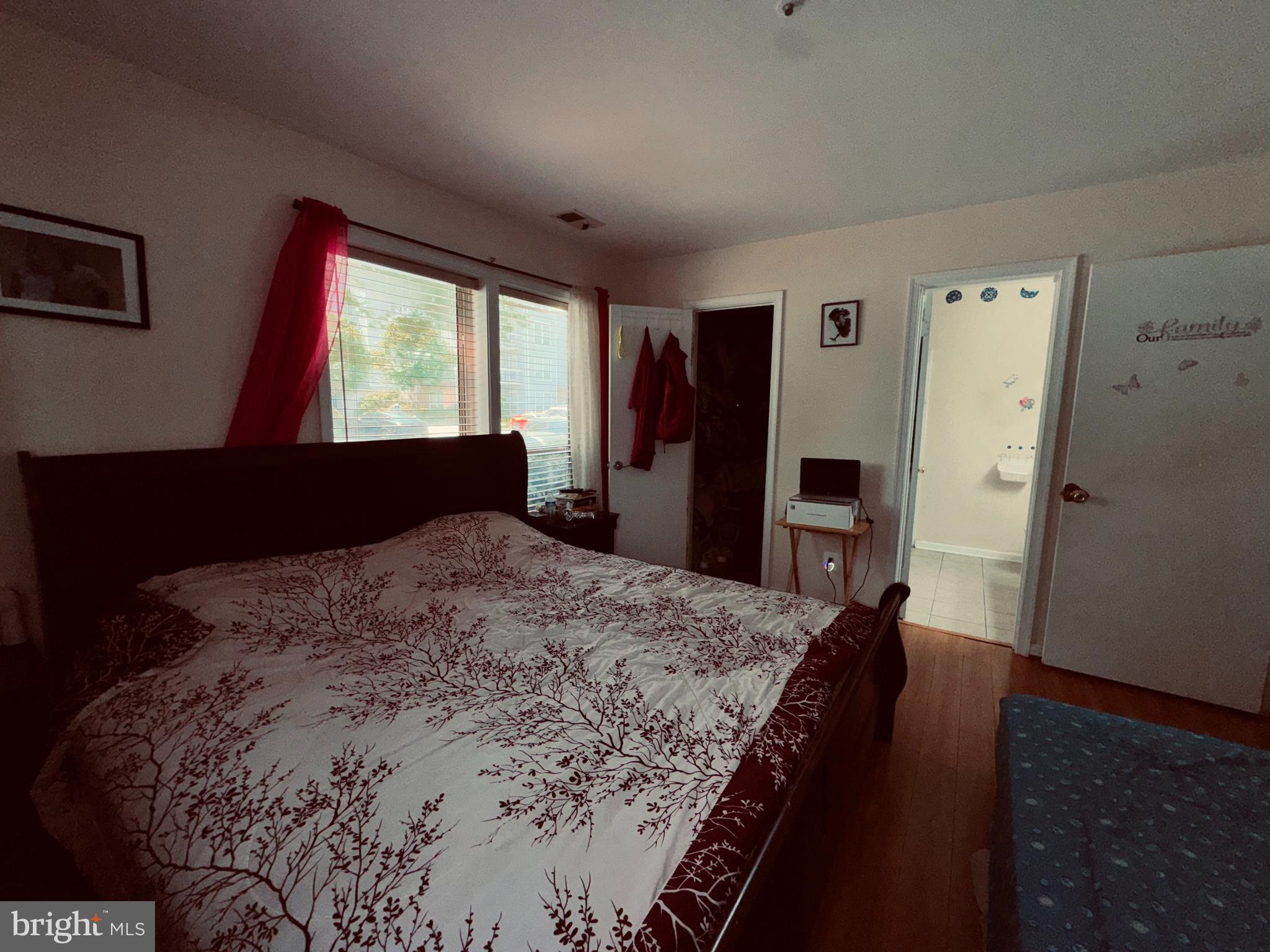 FOUR WINDS AT OAKTON - Residential