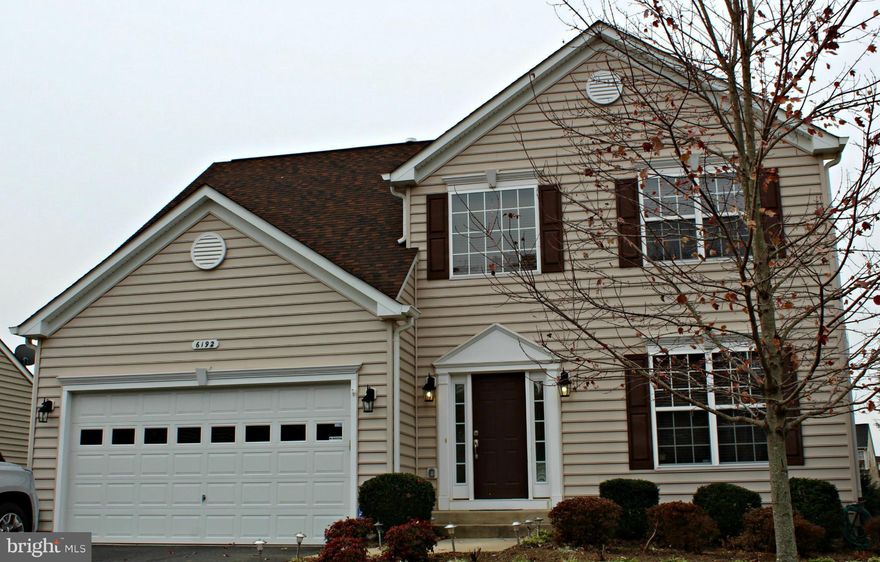 READY FOR MOVE IN-Gorgeous, meticulously maintained colonial in amenity filled Hopyard Farm.  Features 4 bed/ 2.5 bath.  Beautiful hardwood flooring, large family room w/fireplace.  Spacious deck overlooking fenced yard-- perfect for entertaining.  Unfinished basement provides plenty storage space!