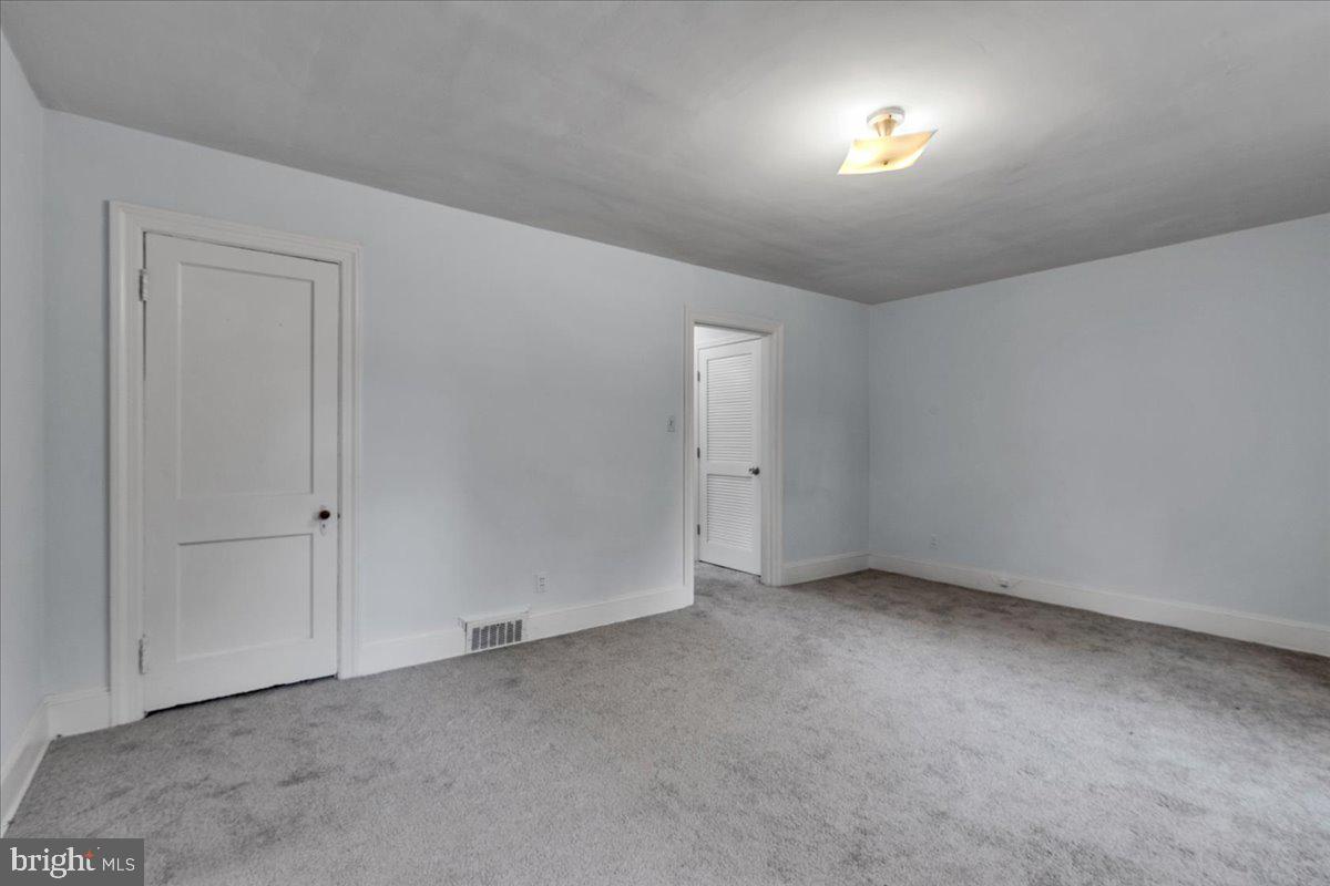 LYON PARK - Residential Lease