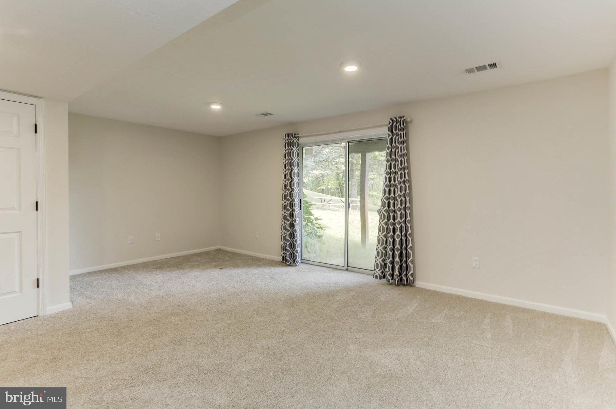 ROBERTS FIELD - Residential