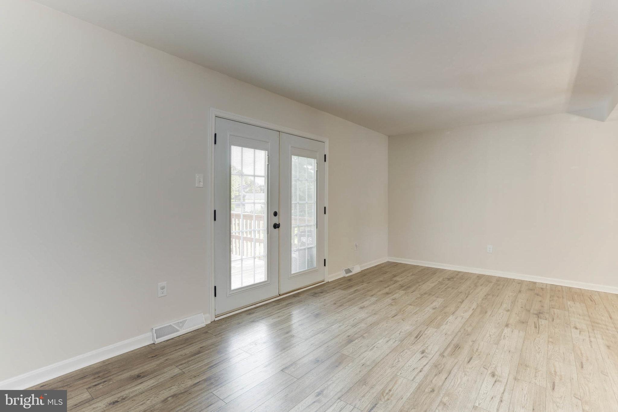 ROBERTS FIELD - Residential