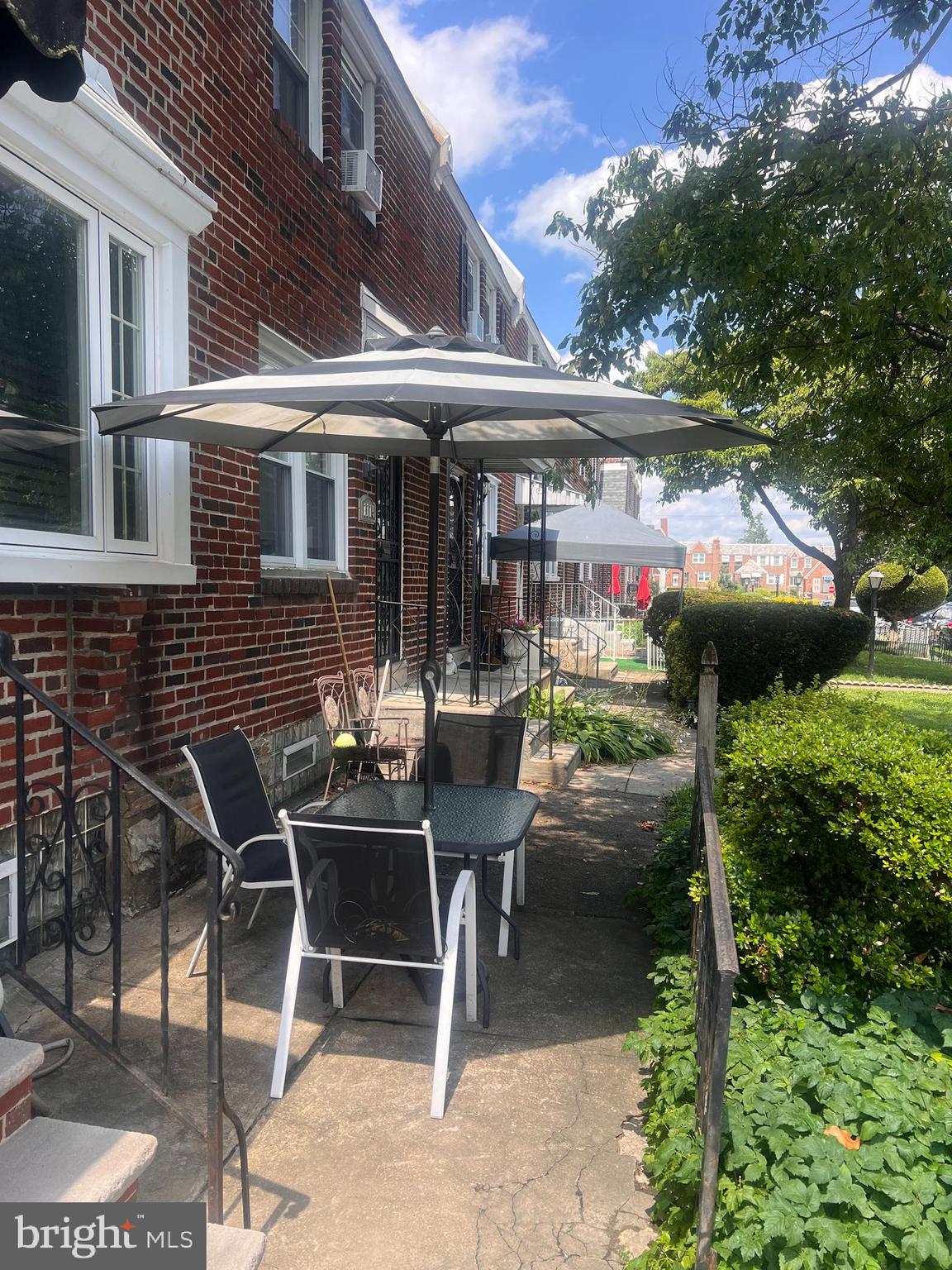 1113 E SLOCUM STREET