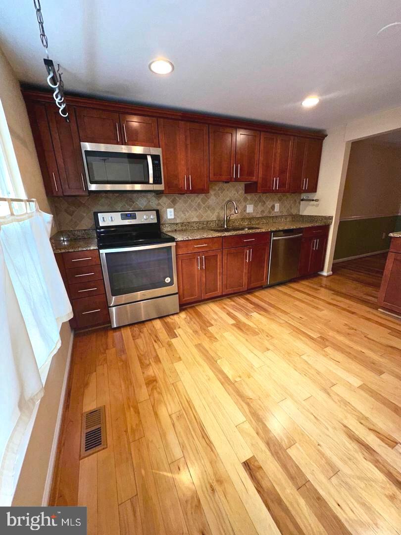 5718 WOOD MOUSE COURT