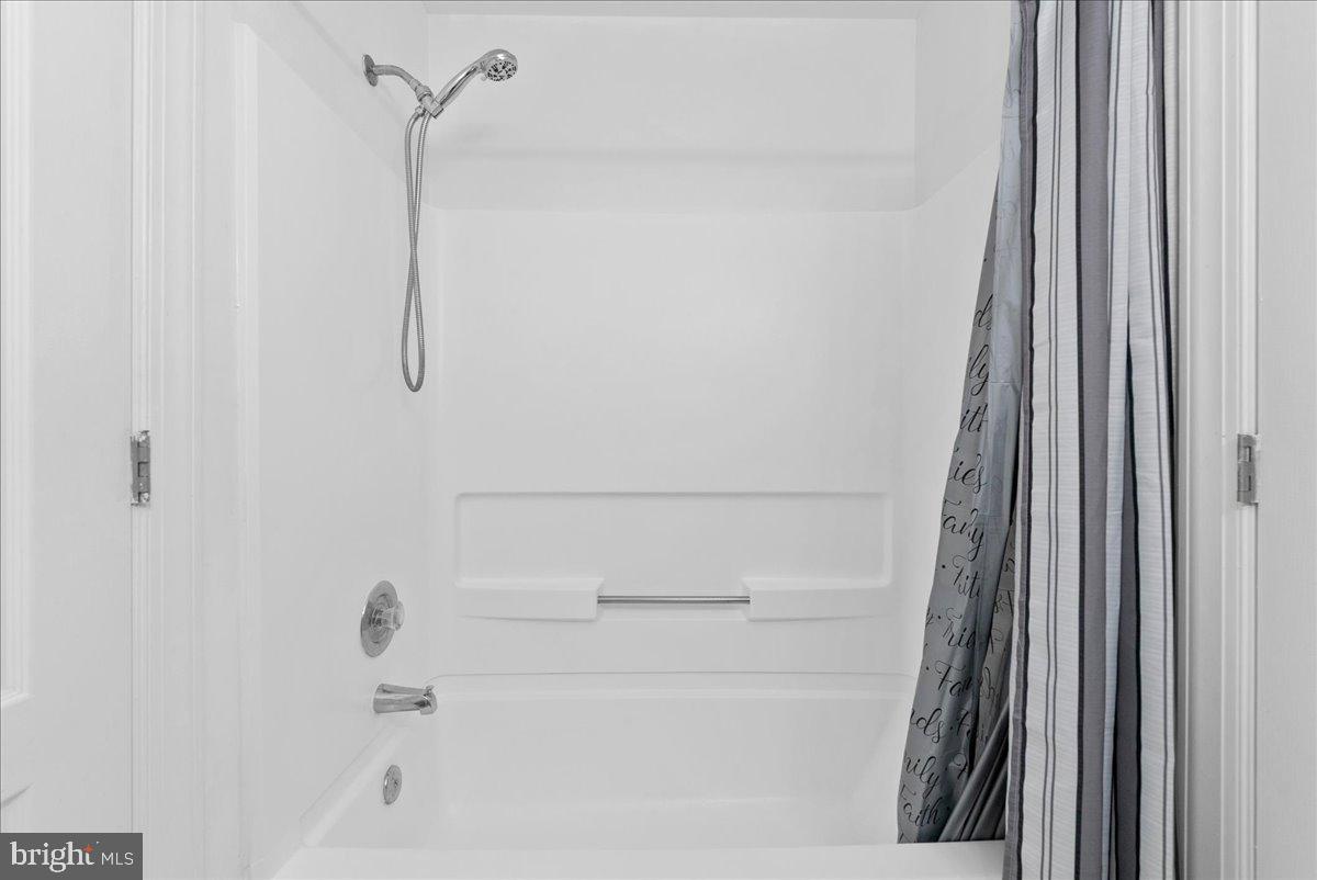 MADISON RIDGE - Residential