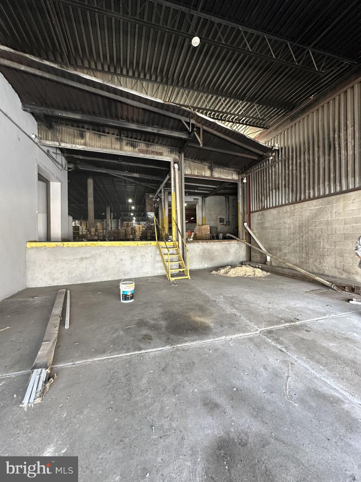 PHILADELPHIA - Commercial Lease