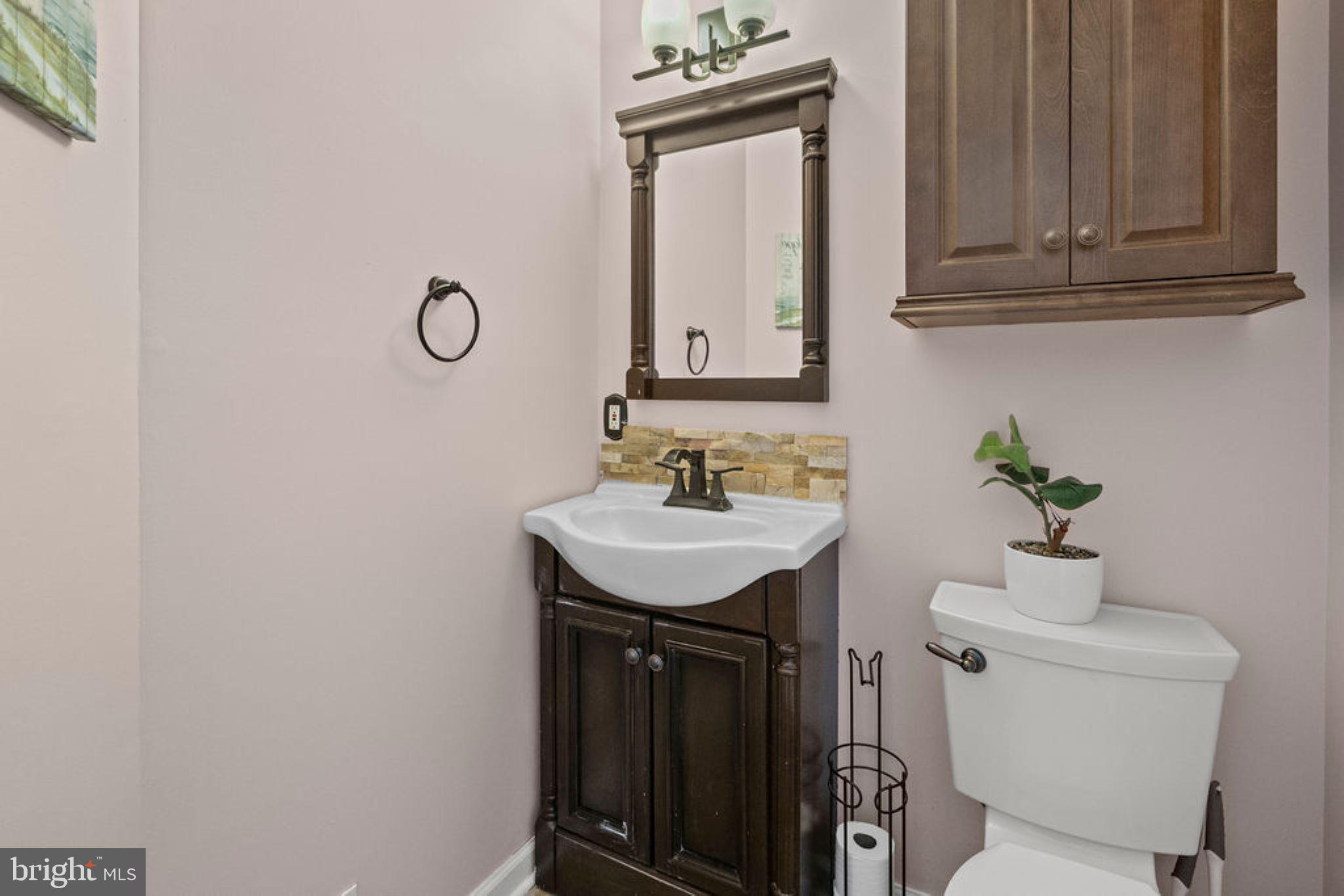 HOLLY WOODS - Residential