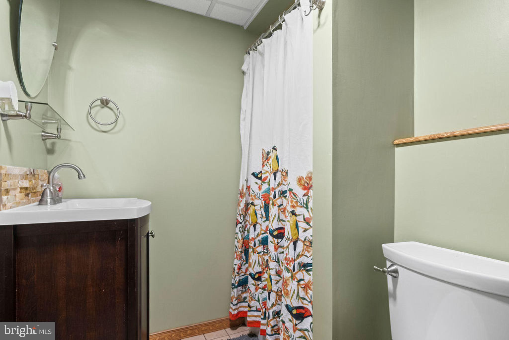 HOLLY WOODS - Residential