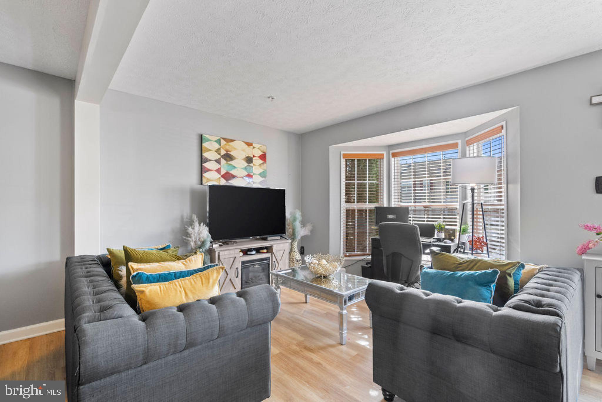 HOLLY WOODS - Residential