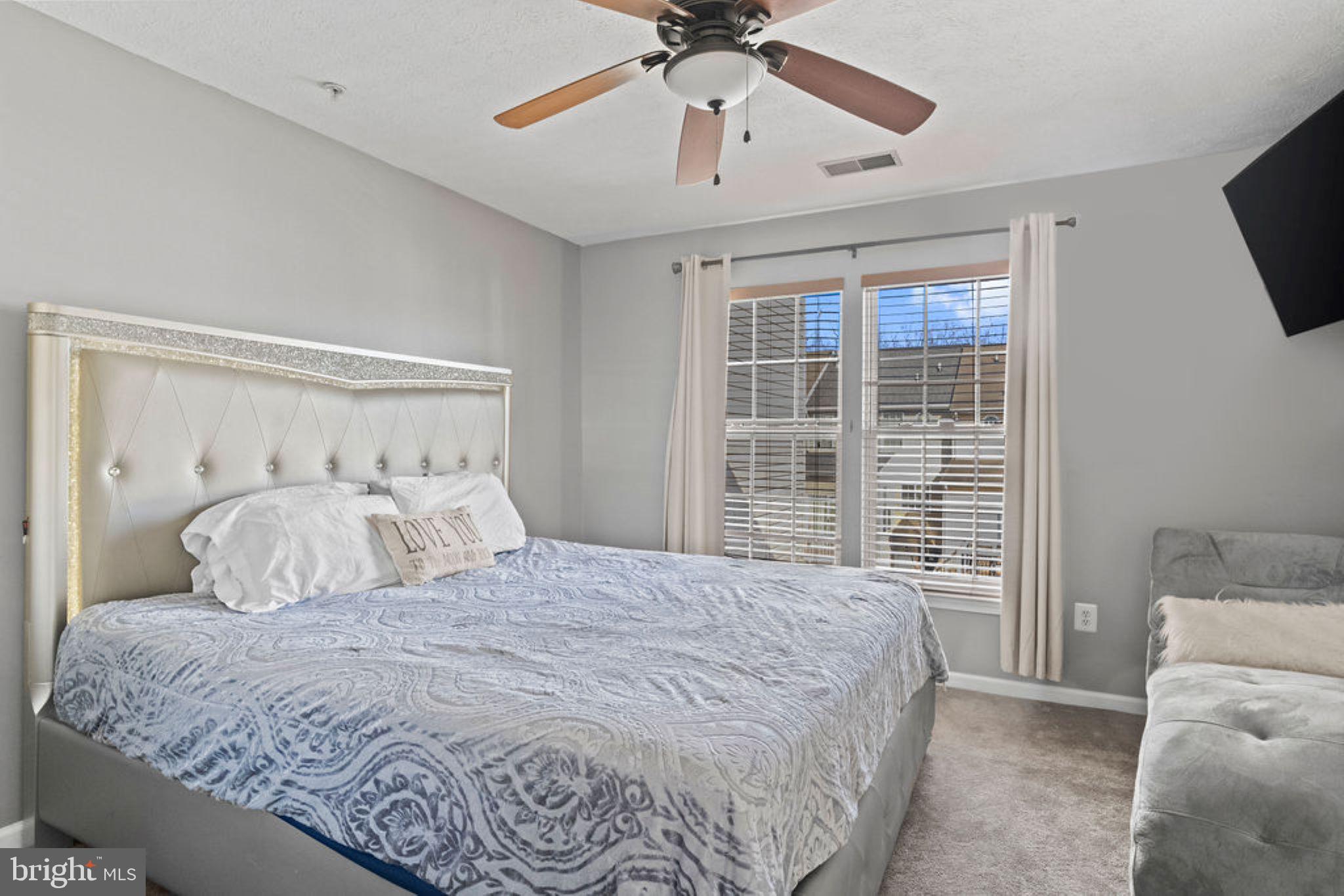 HOLLY WOODS - Residential