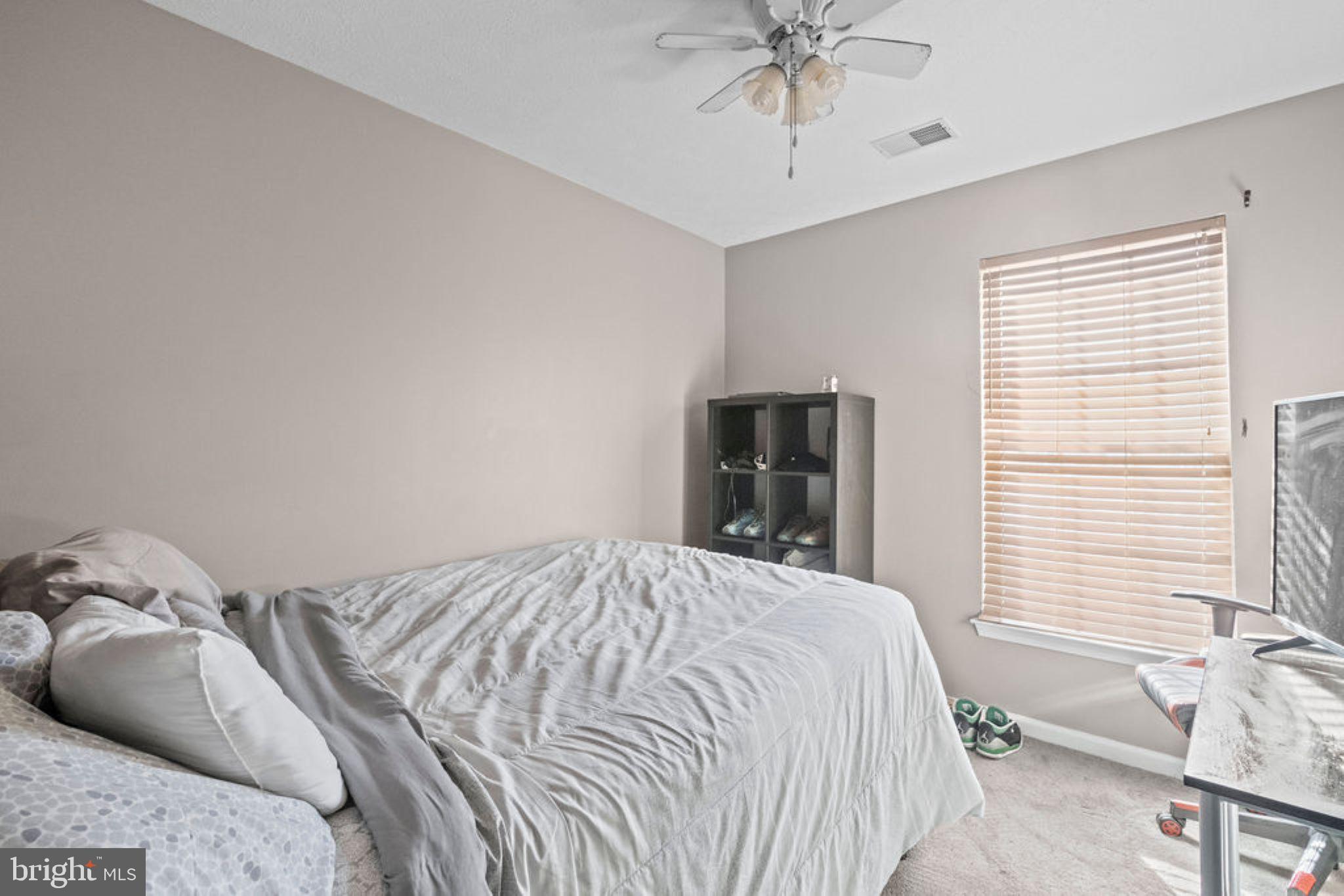 HOLLY WOODS - Residential