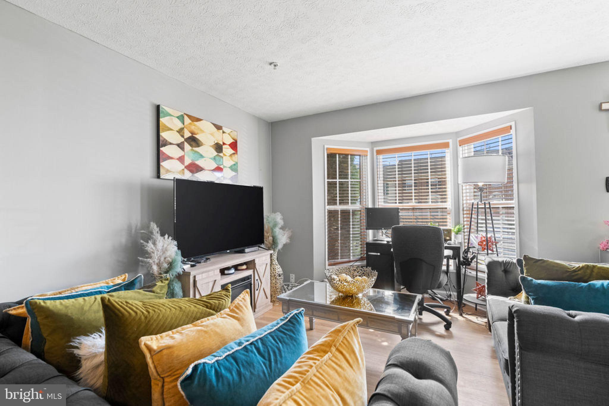 HOLLY WOODS - Residential