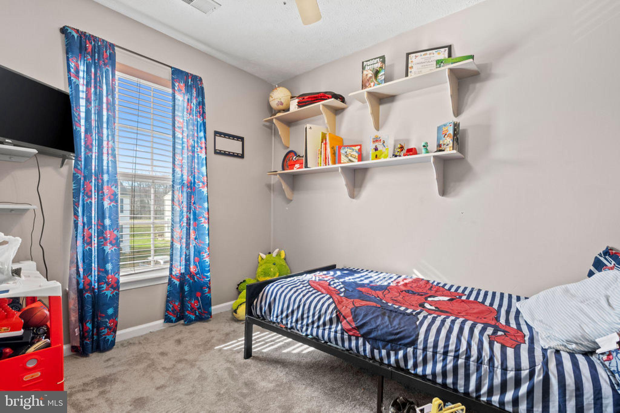 HOLLY WOODS - Residential