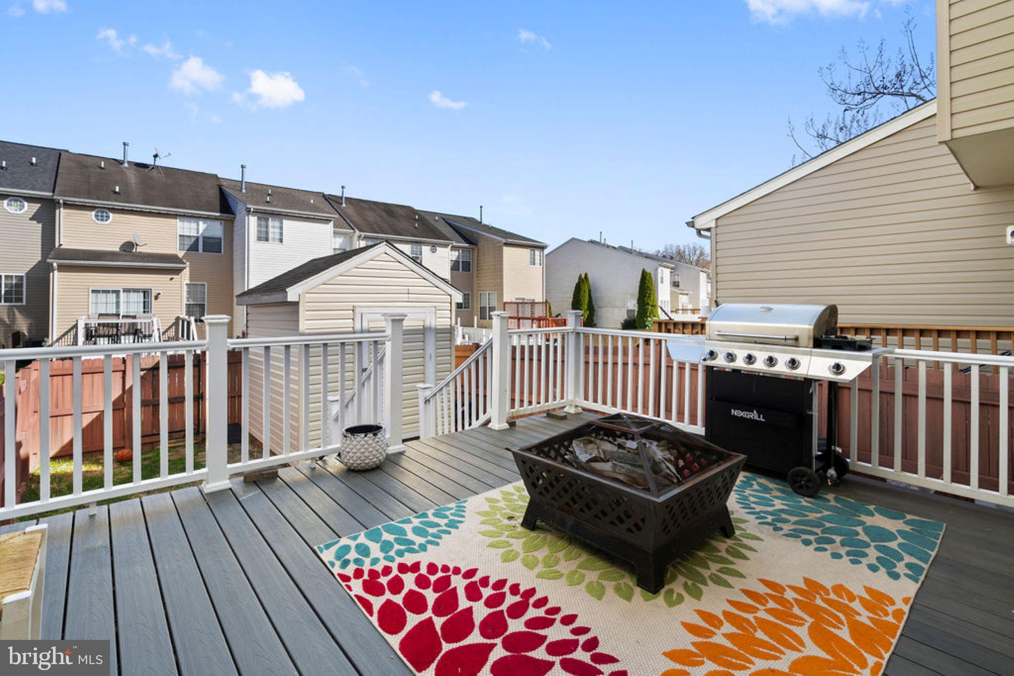 HOLLY WOODS - Residential