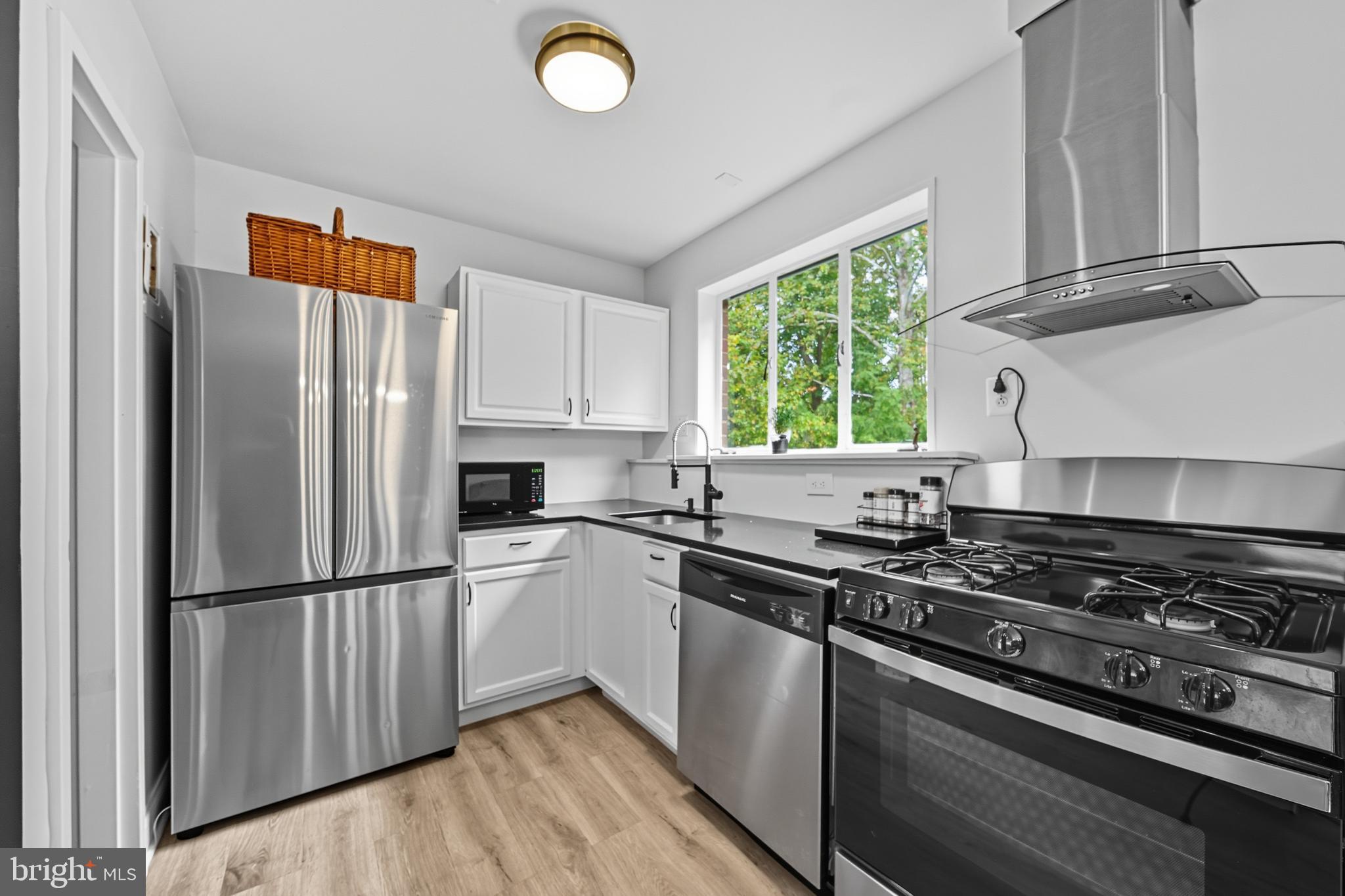 10305 MONTROSE AVENUE 10305