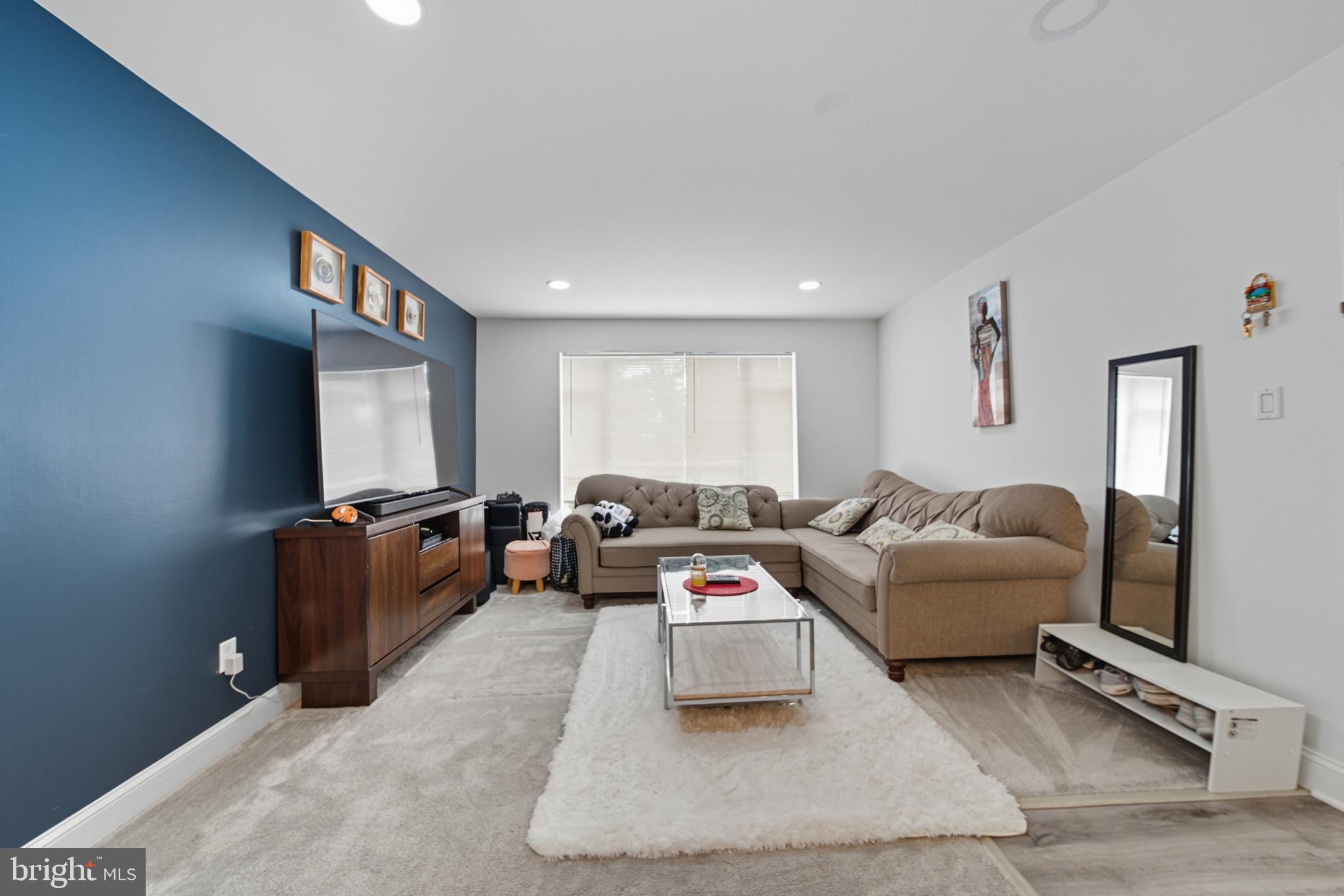 PARKSIDE CONDOMINIUMS - Residential Lease