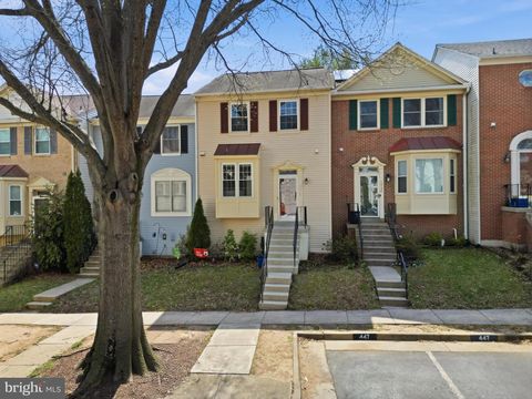 Townhouse For Sale - 5948 Wild Brook Court<br/> Fairfax County, CENTREVILLE, VA 20121