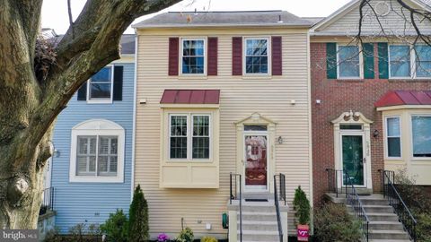 Property photo of 5948 Wild Brook Court, Centreville, VA 20121