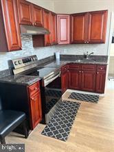 HUNTING PARK - Residential Lease