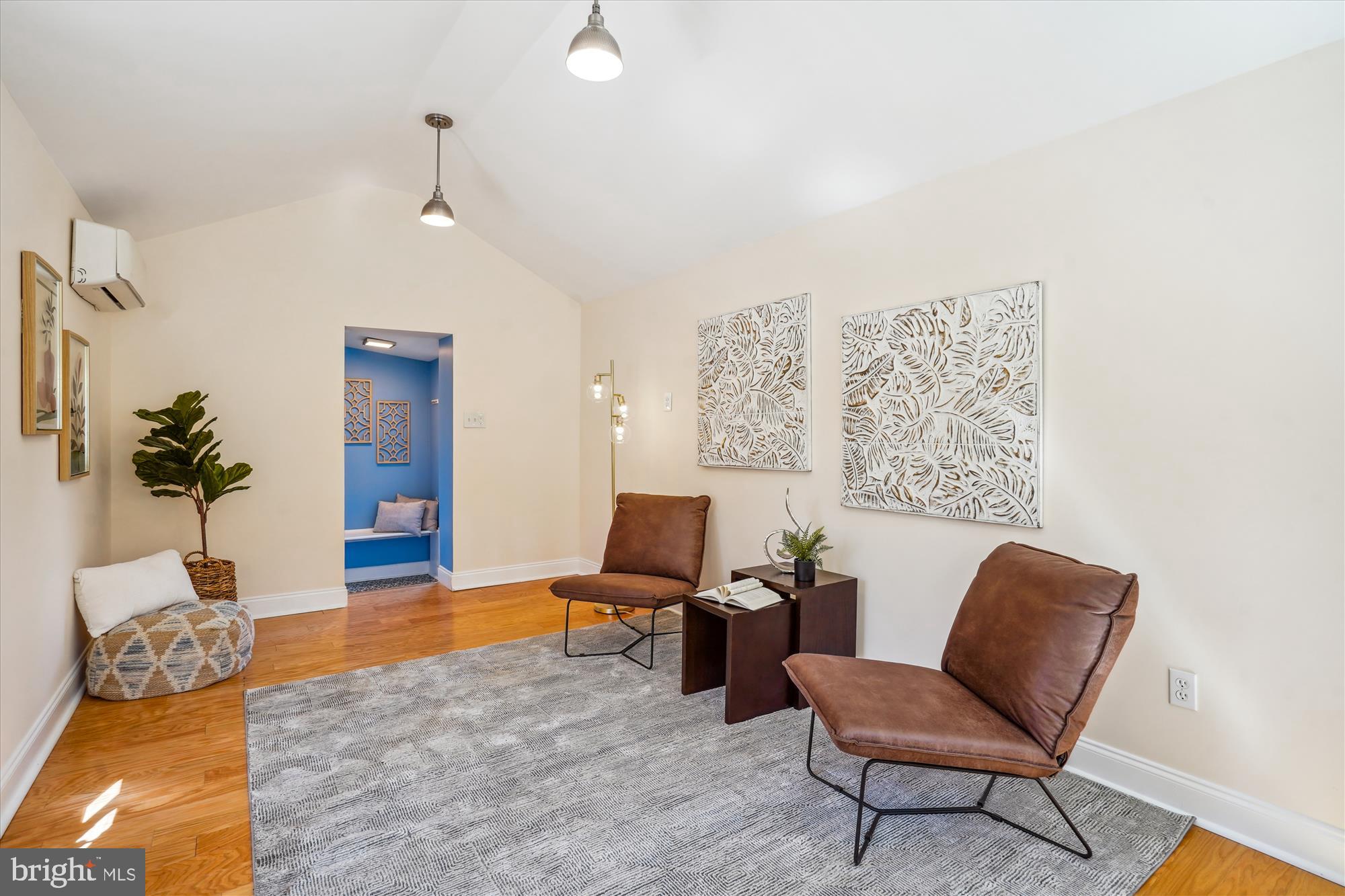 ROLLINGWOOD - Residential