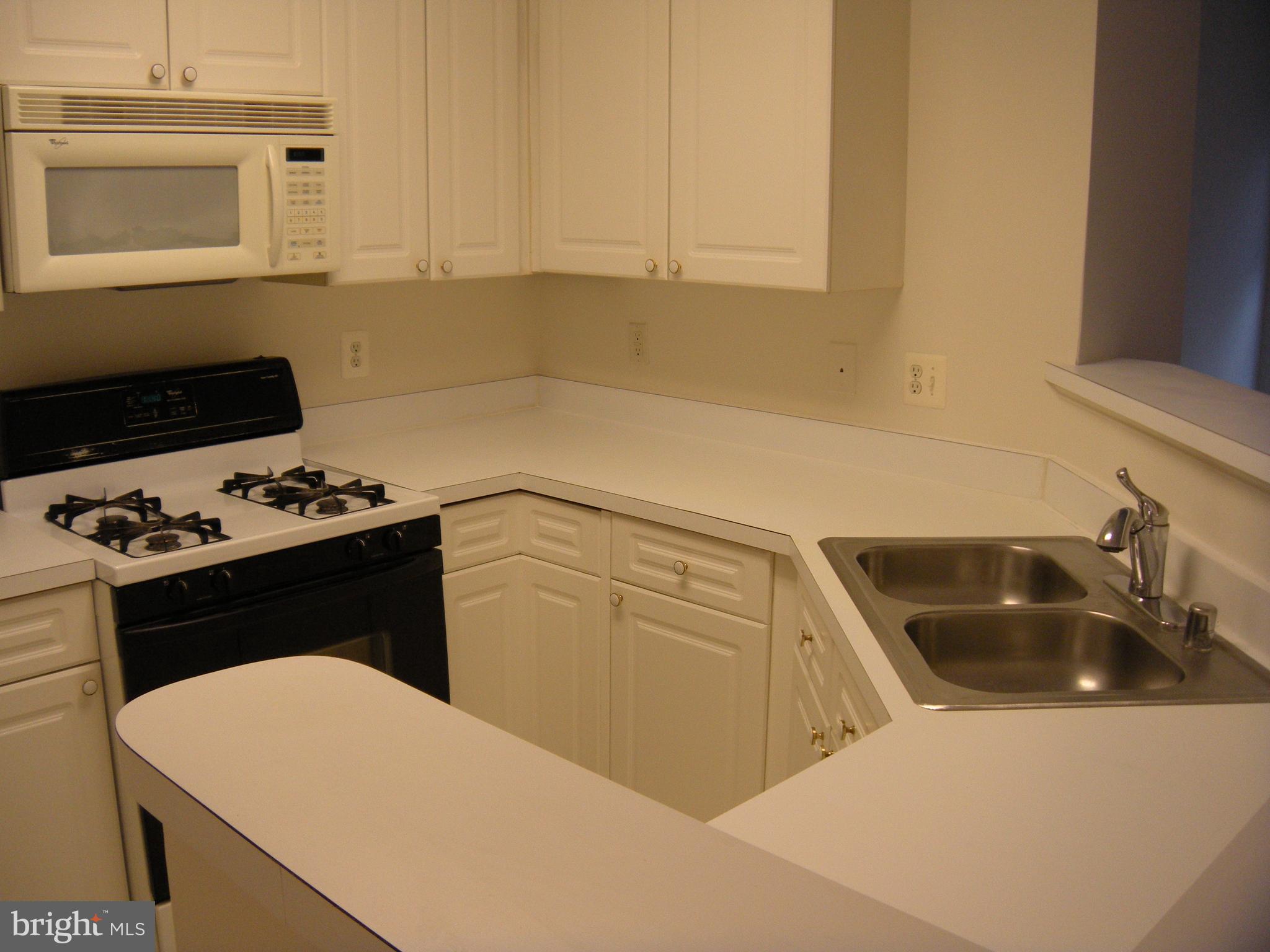 MANORS AT MCNAIR FARMS - Residential Lease