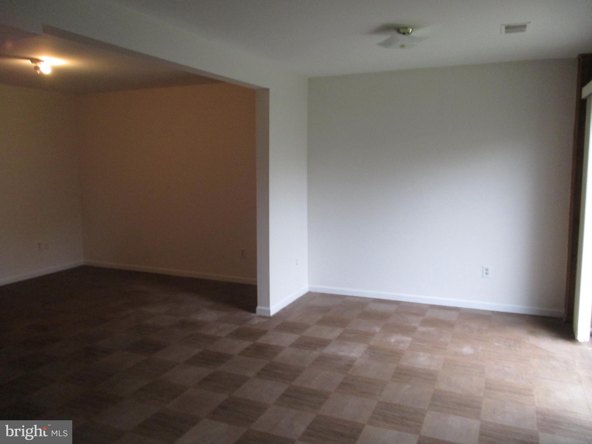 ROYAL COURT - Residential Lease