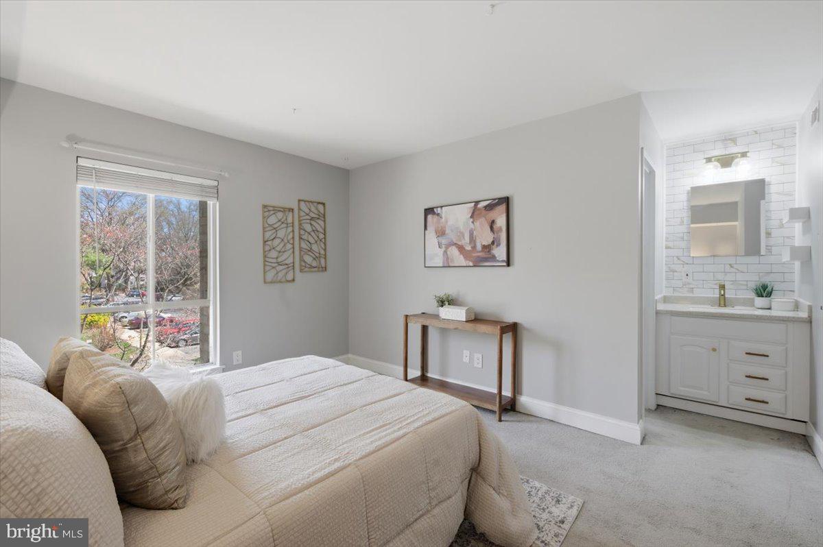 GLENVALE CONDO - Residential