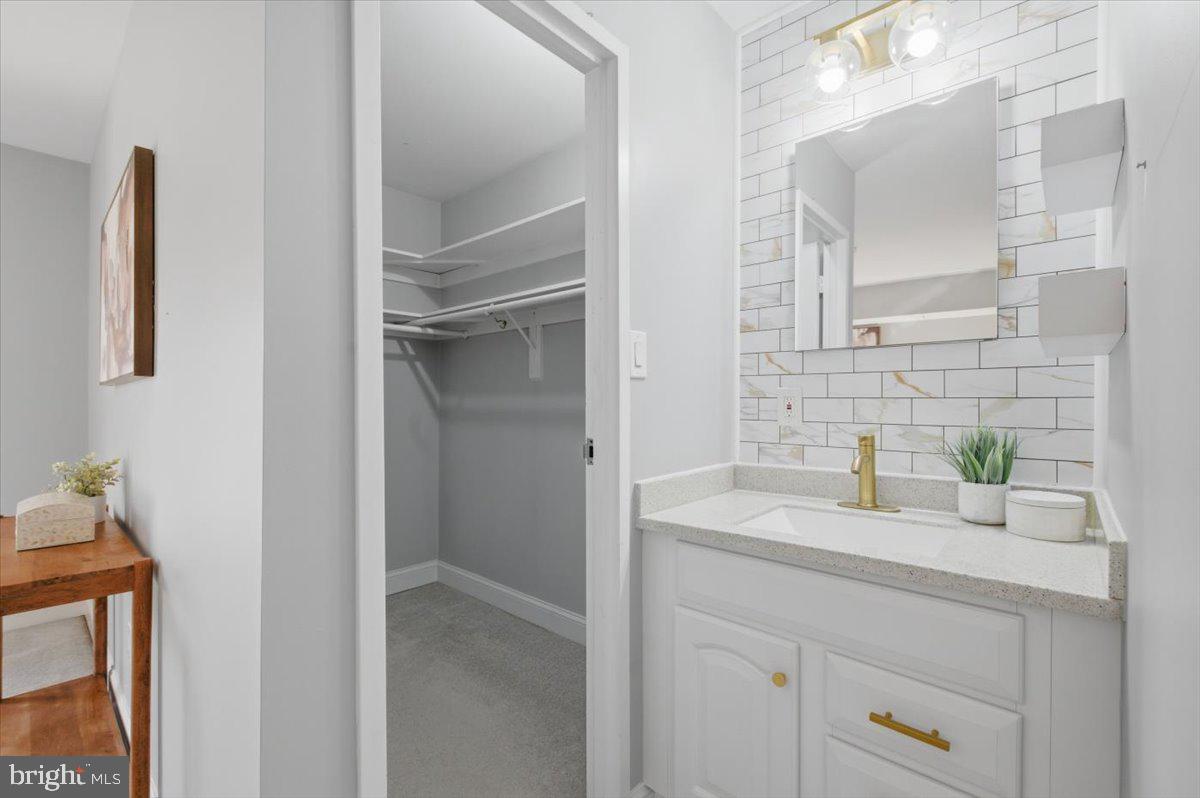 GLENVALE CONDO - Residential