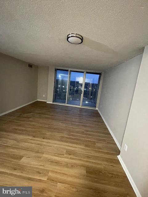 PRESIDENTIAL TOWERS - Residential