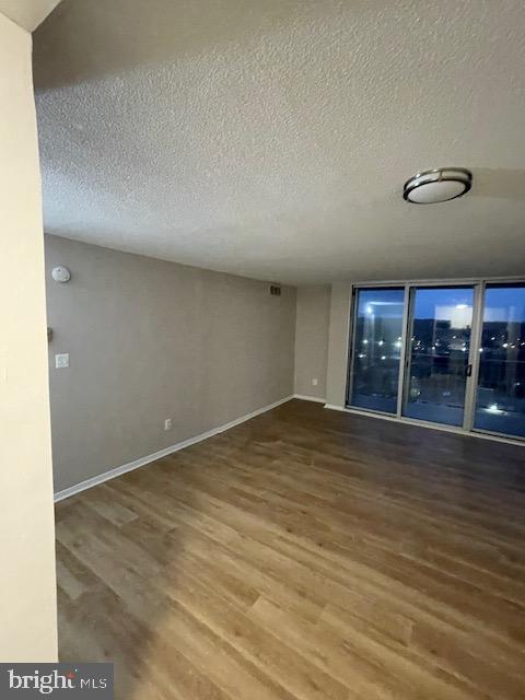 PRESIDENTIAL TOWERS - Residential