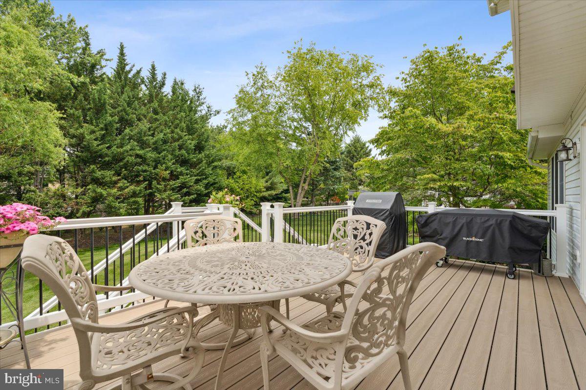 FOXFIELD AT MIDDLETOWN - Residential