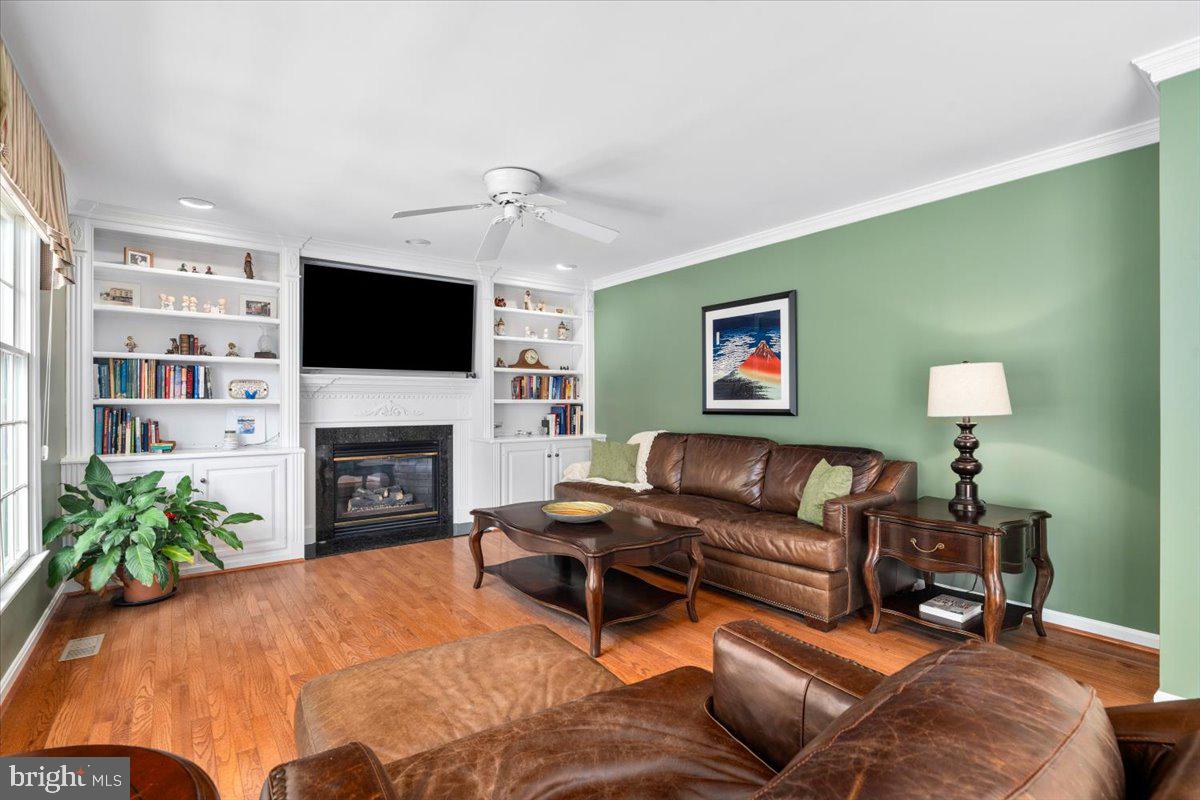 FOXFIELD AT MIDDLETOWN - Residential